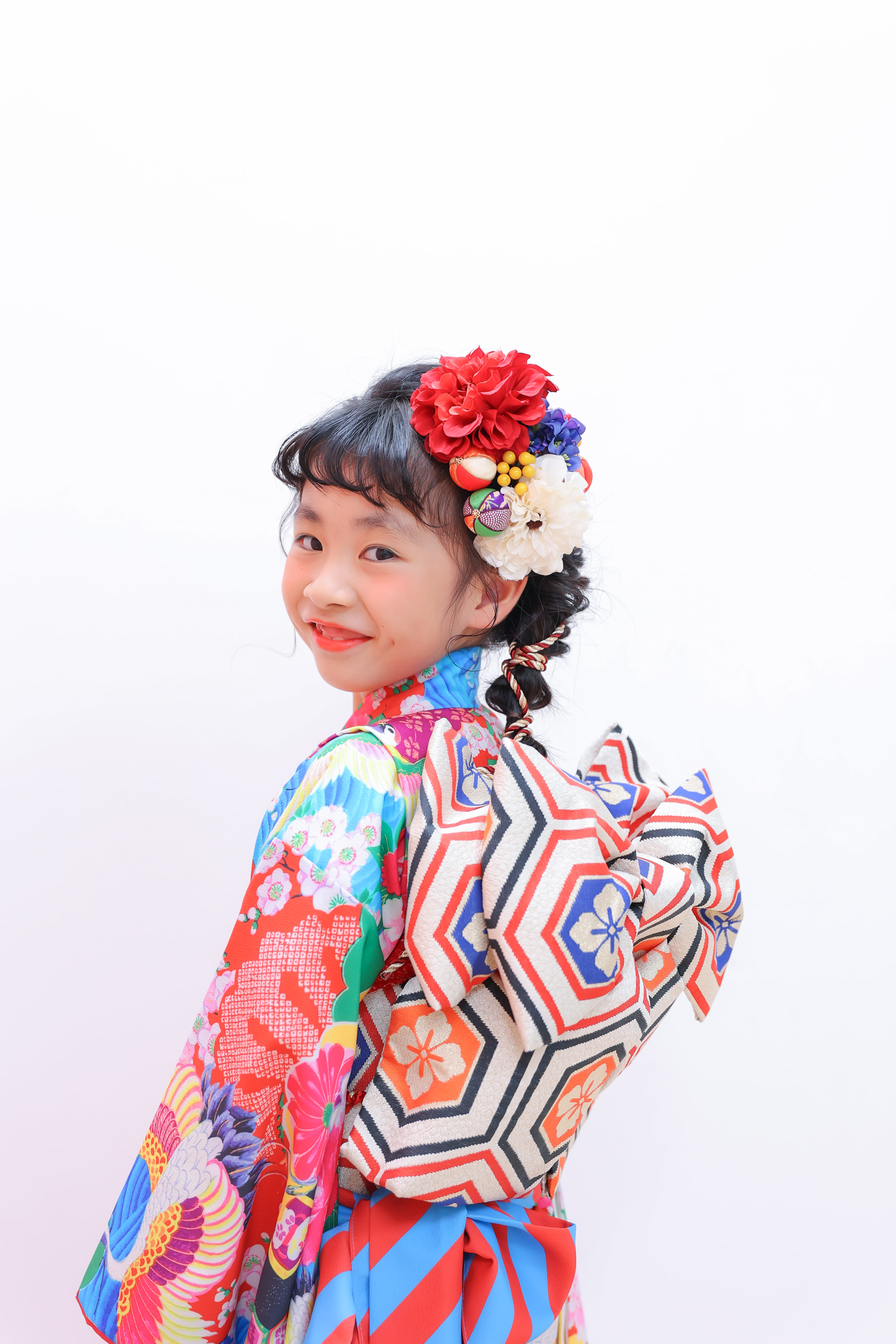七五三　７歳女の子　可愛い　カラフル　キッズフォトスタジオ　ハピスタ