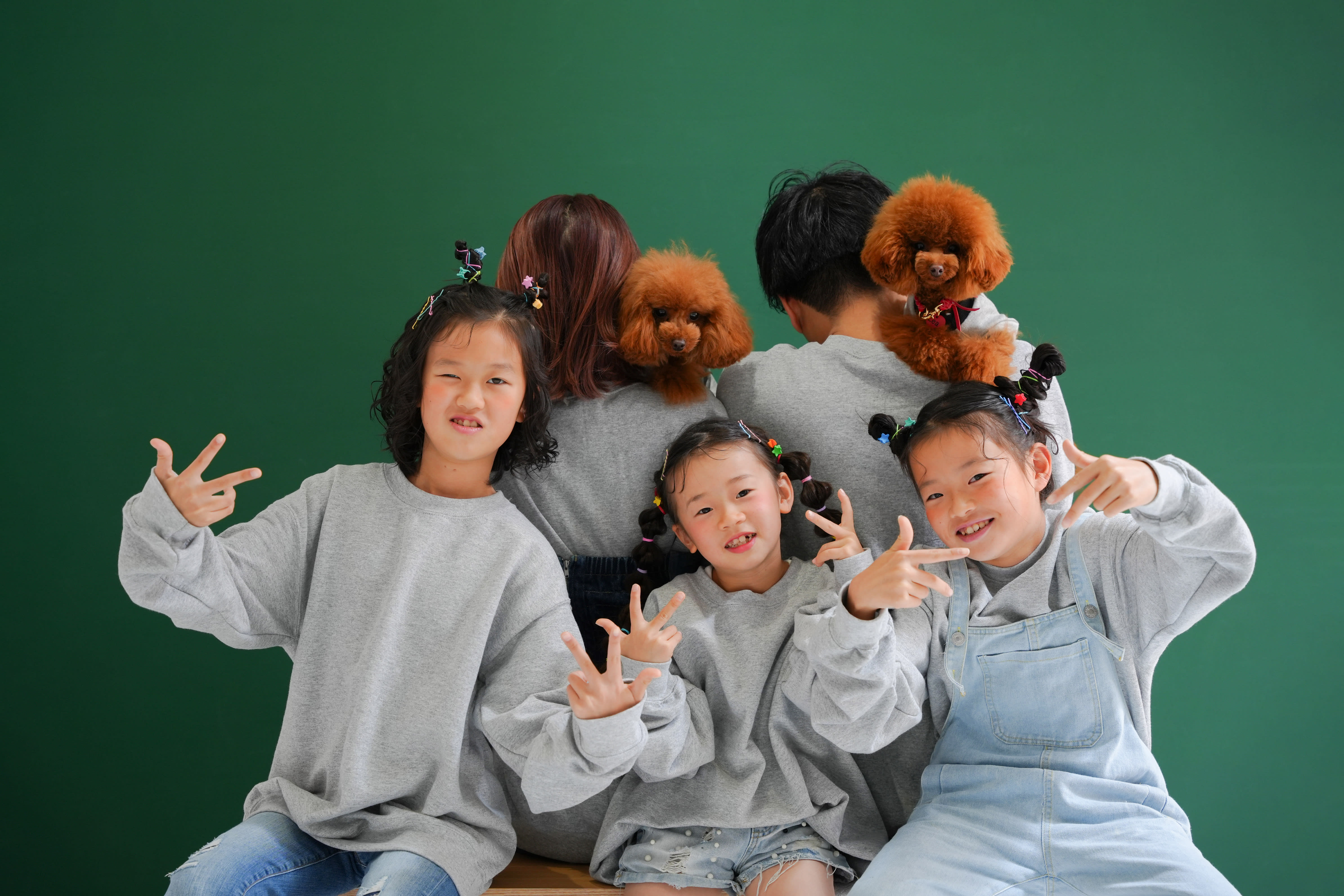 ペット撮影　犬撮影　わんちゃん撮影　　わんちゃん　ペットと一緒に撮影　ペットと撮影　ファミリー　家族写真