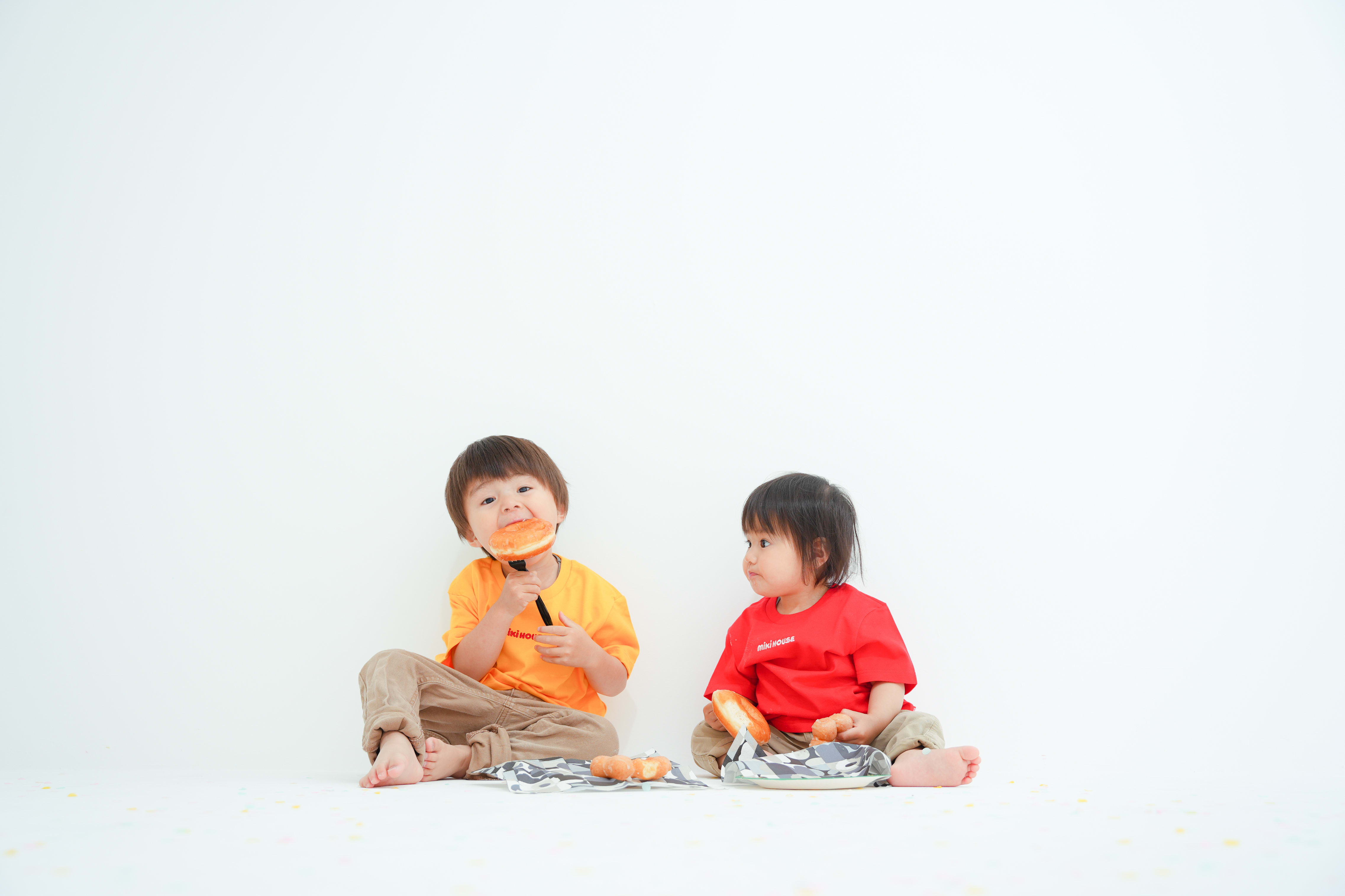 誕生日　誕生日撮影　バースデー　バースデーフォト　バースデー撮影　私服撮影　キッズフォトスタジオ　大阪フォトスタジオ　フォトスタジオ　堺市フォトスタジオ　兄弟　持込お菓子