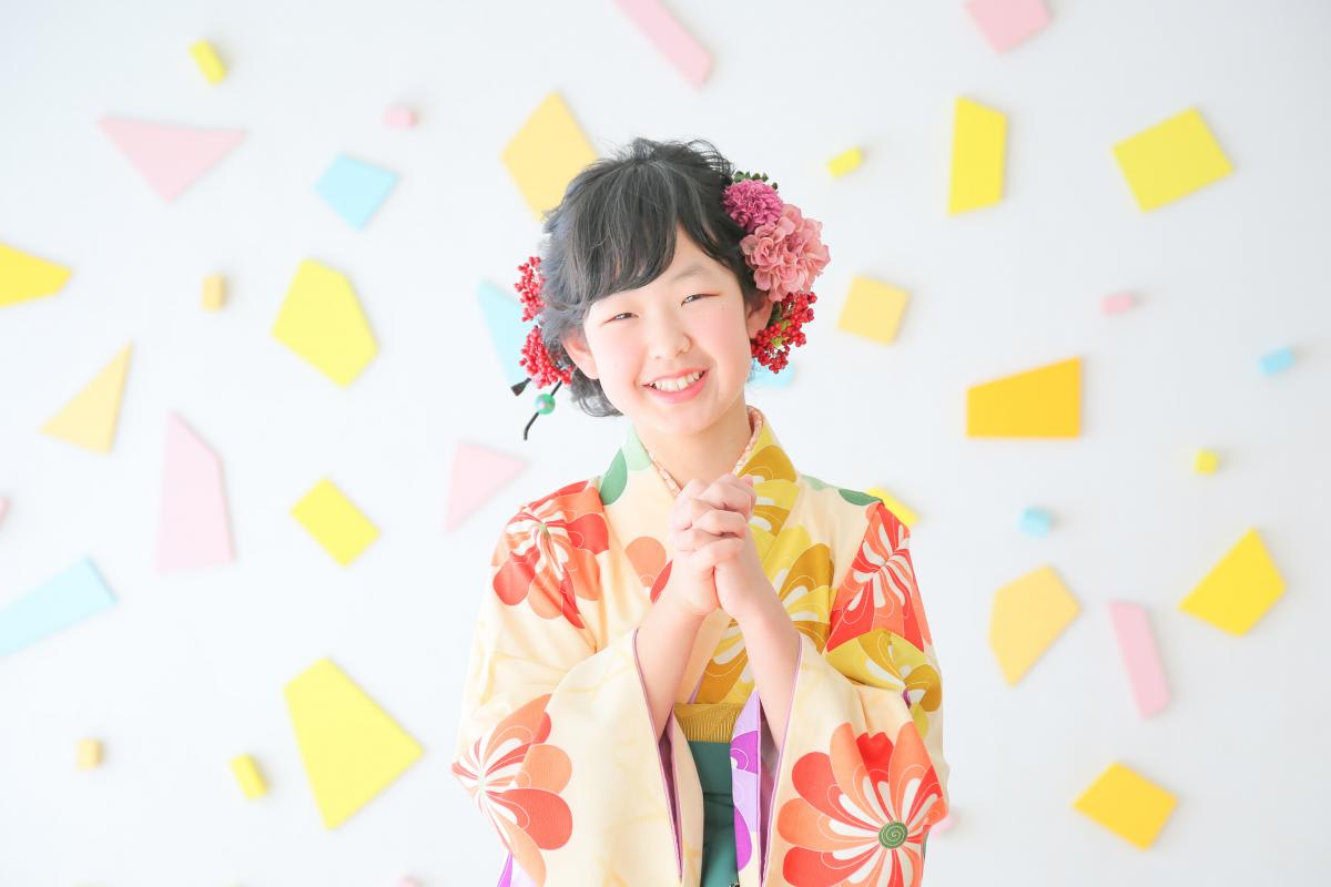 七五三　７歳女の子　可愛い　カラフル　キッズフォトスタジオ　ハピス