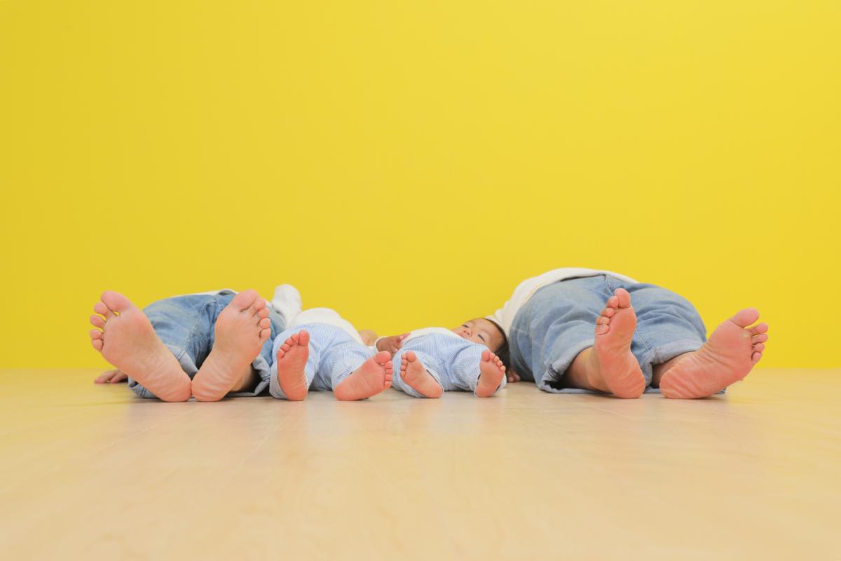 ファミリー　家族写真　お揃い　フォトスタジオ　ハピスタ