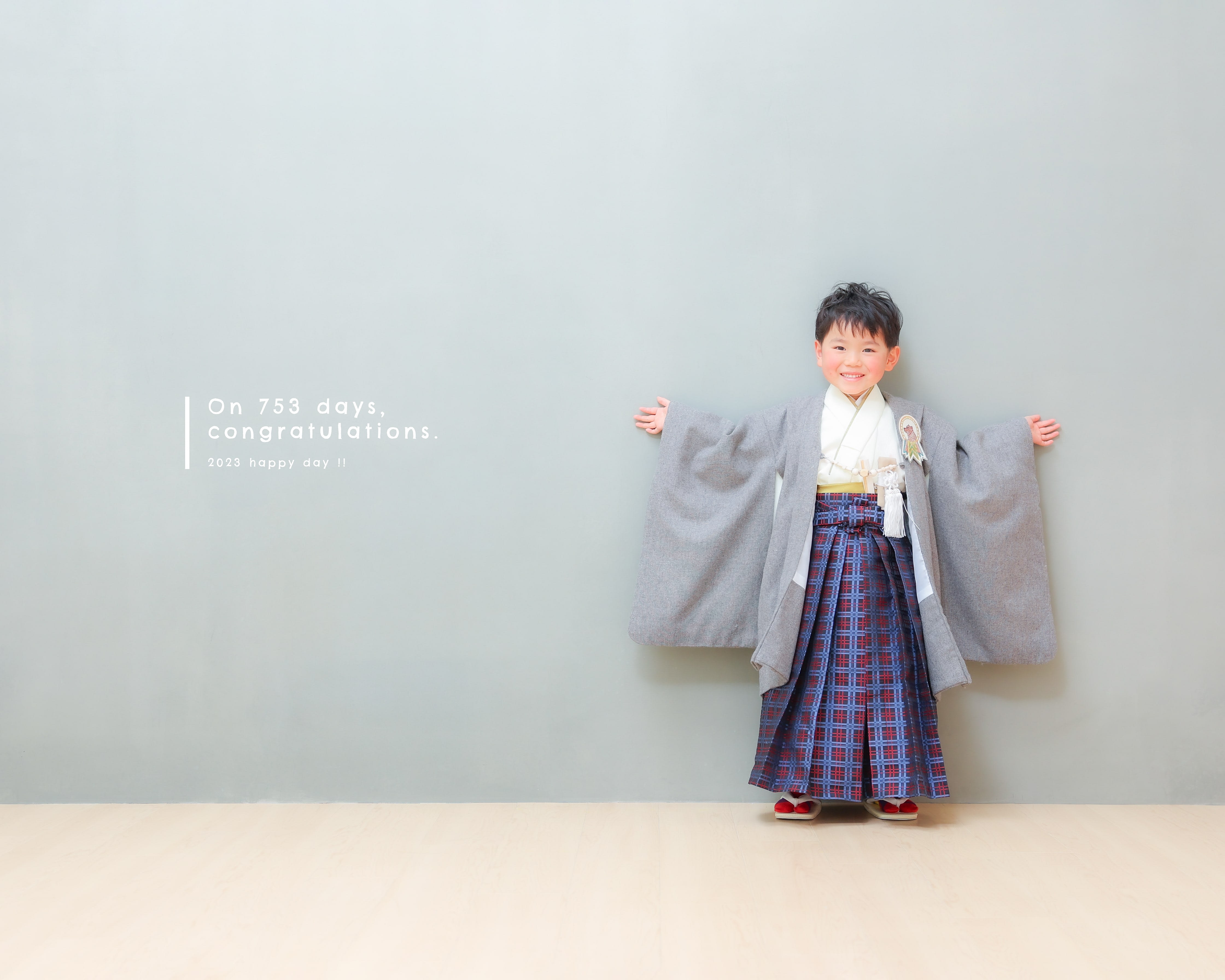 七五三　5歳男の子　記念写真　カラフル　キッズフォトスタジオ　ハピスタ