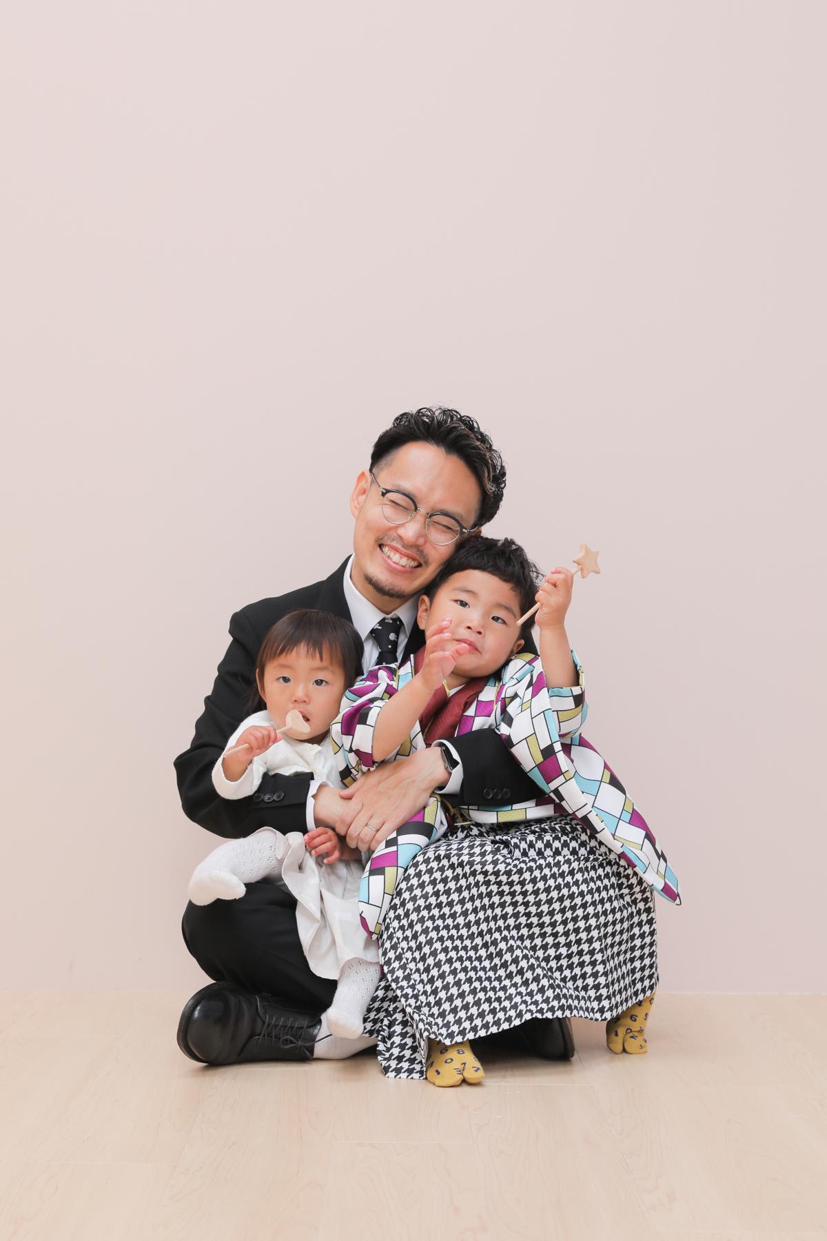 七五三　記念写真　男の子　パパ　家族写真　キッズフォトハウス　HAPISTA