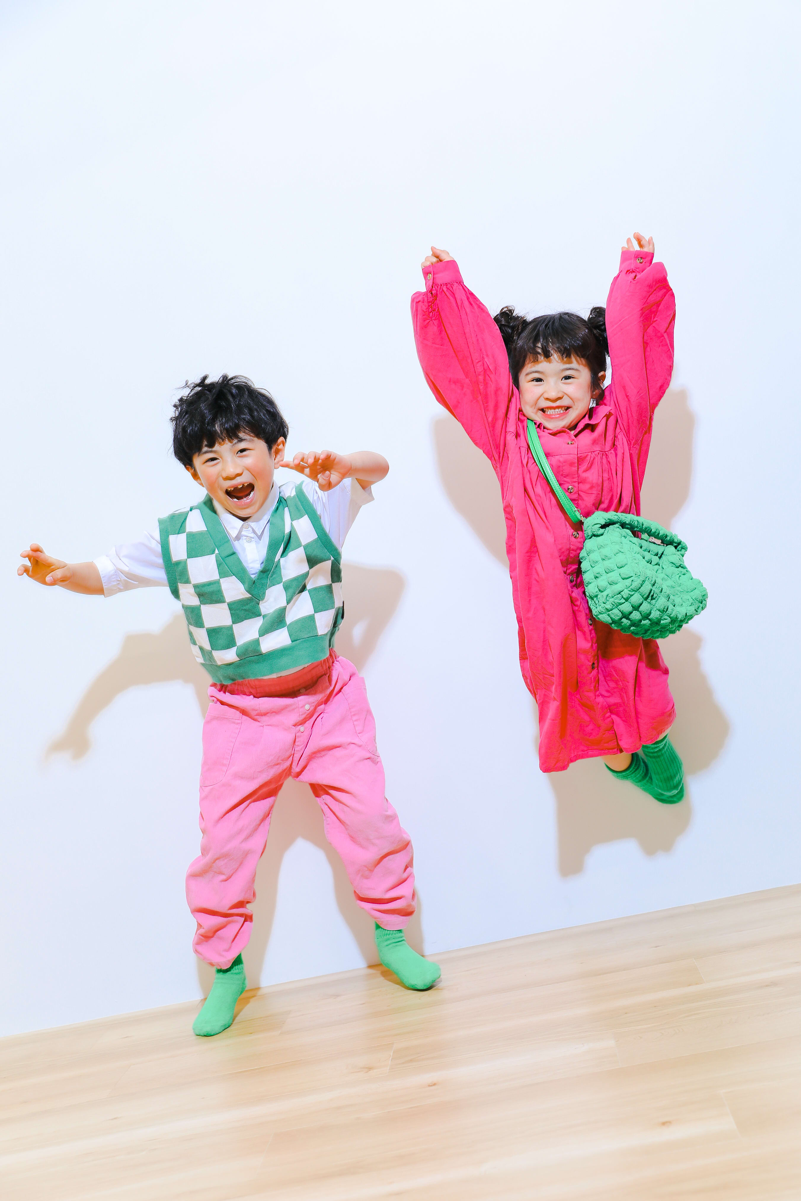 きょうだい撮影　写真　カラフル　フォトスタジオ　ハピスタ