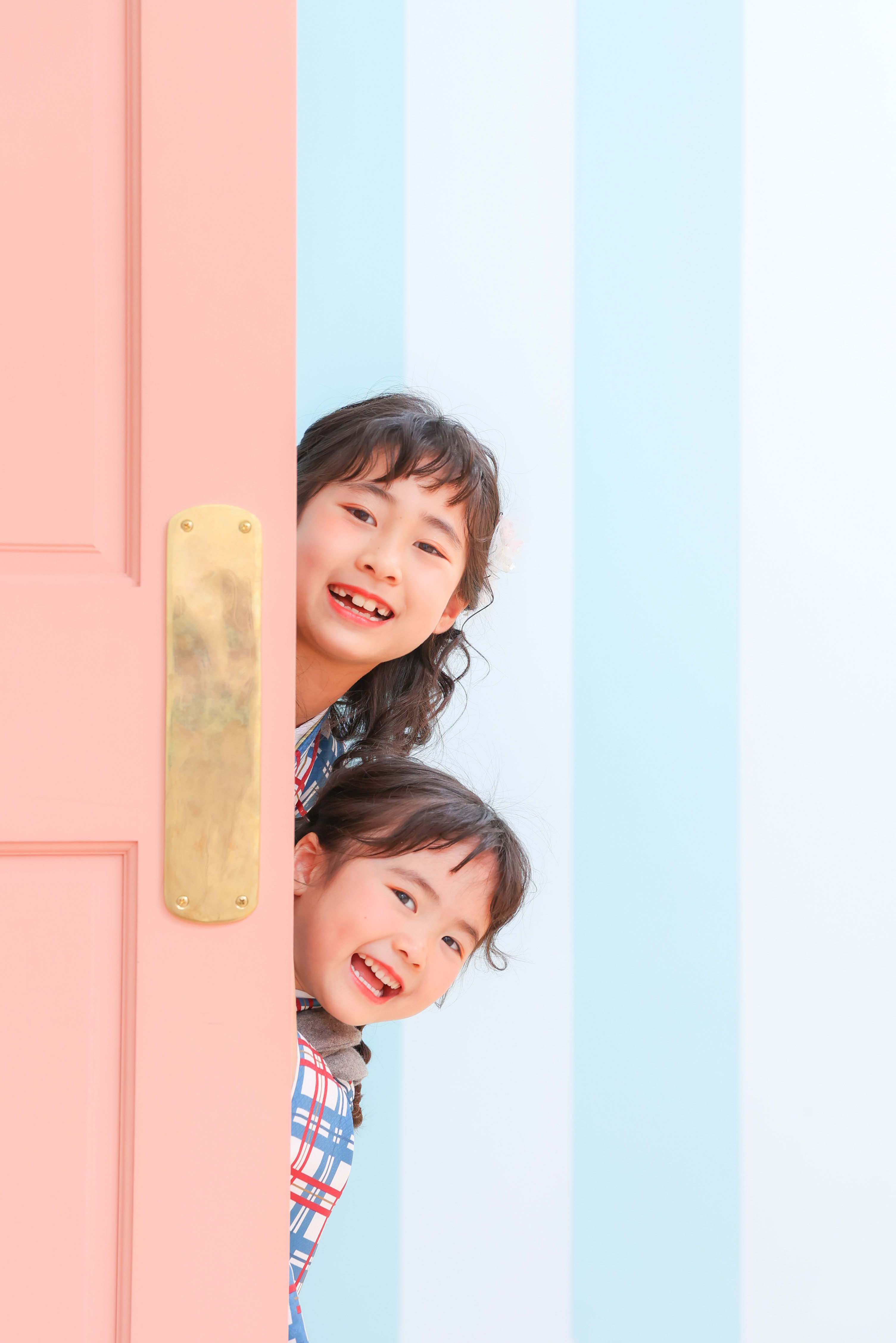 七五三　3歳女の子　7歳女の子　姉妹　可愛い　カラフル　キッズフォトスタジオ　ハピスタ