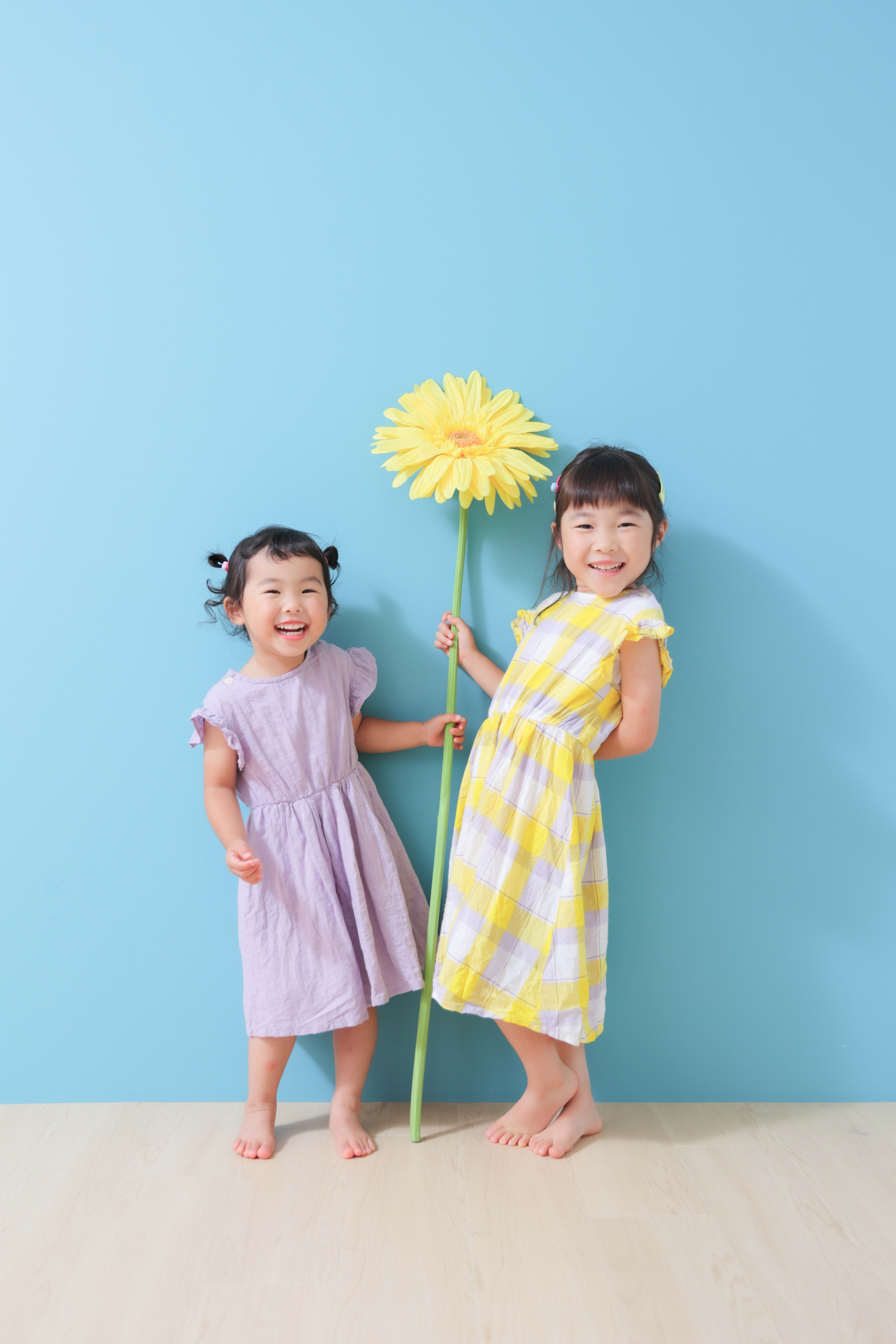 姉妹写真　姉妹　女の子　お花　リンクコーデ