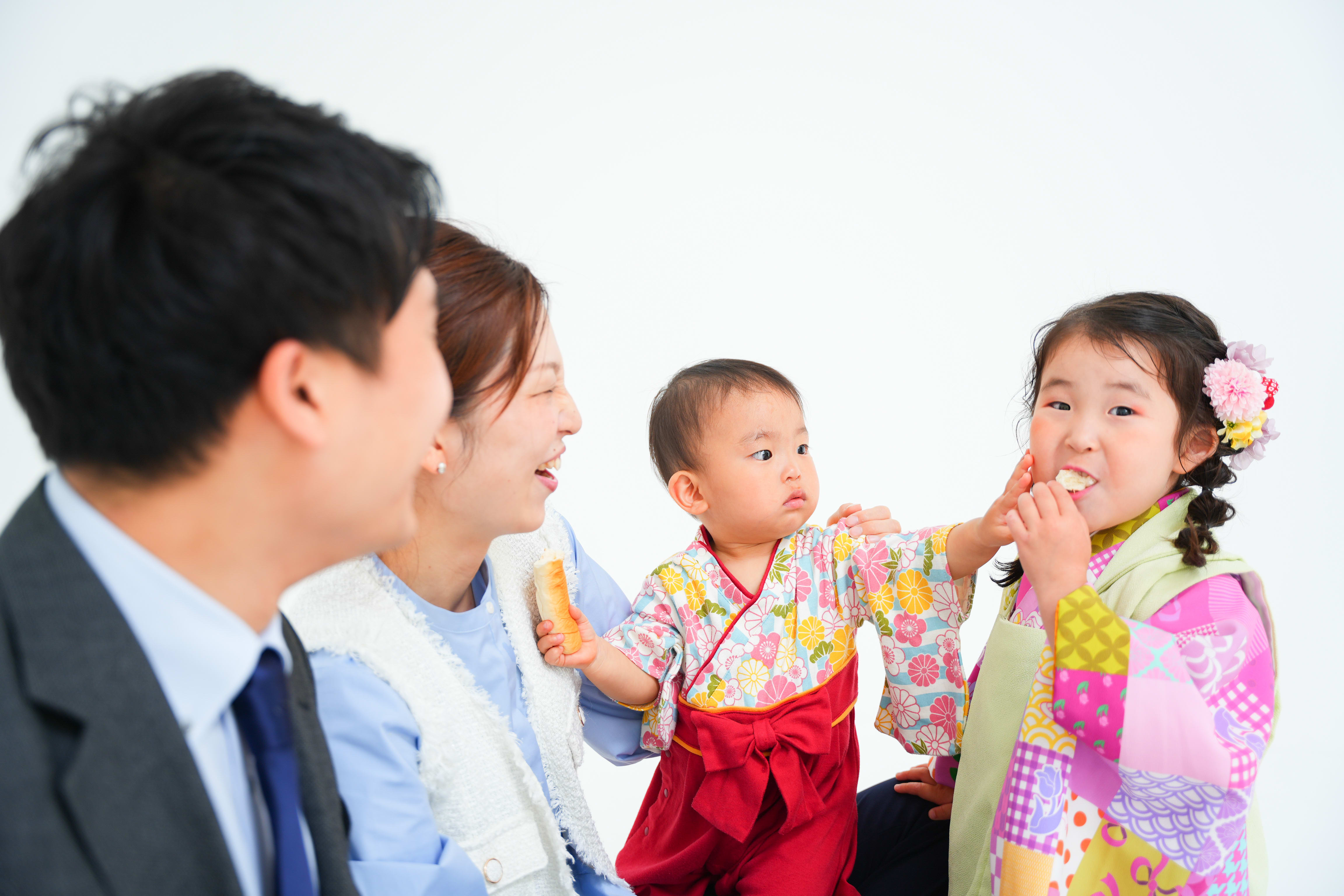 七五三　七五三撮影　753 753撮影　3歳女の子　女の子着物　オリジナル着物　キッズフォトスタジオ　フォトスタジオ　大阪フォトスタジオ　堺市フォトスタジオ　家族　家族撮影　家族フォト　ファミリー