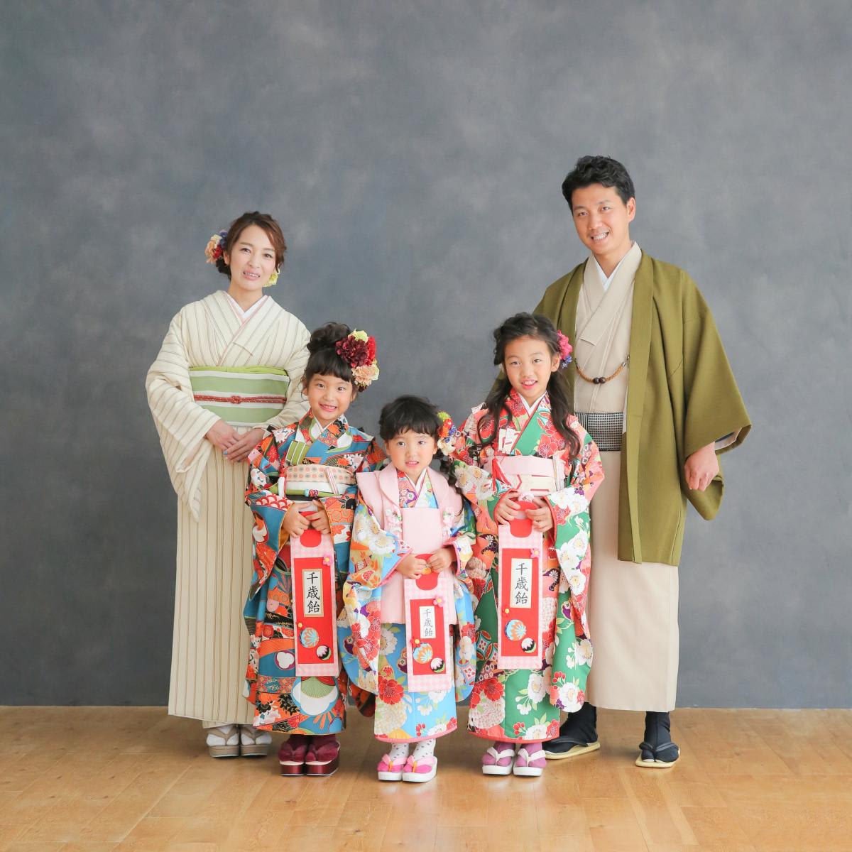 七五三　記念写真　女の子　3姉妹　家族写真　キッズフォトハウス　HAPISTA