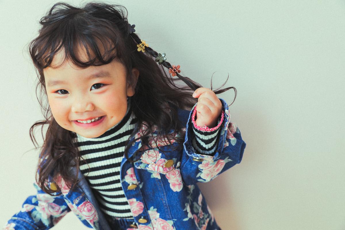 キッズフォトスタジオ　可愛い　女の子　記念写真　ハピスタ