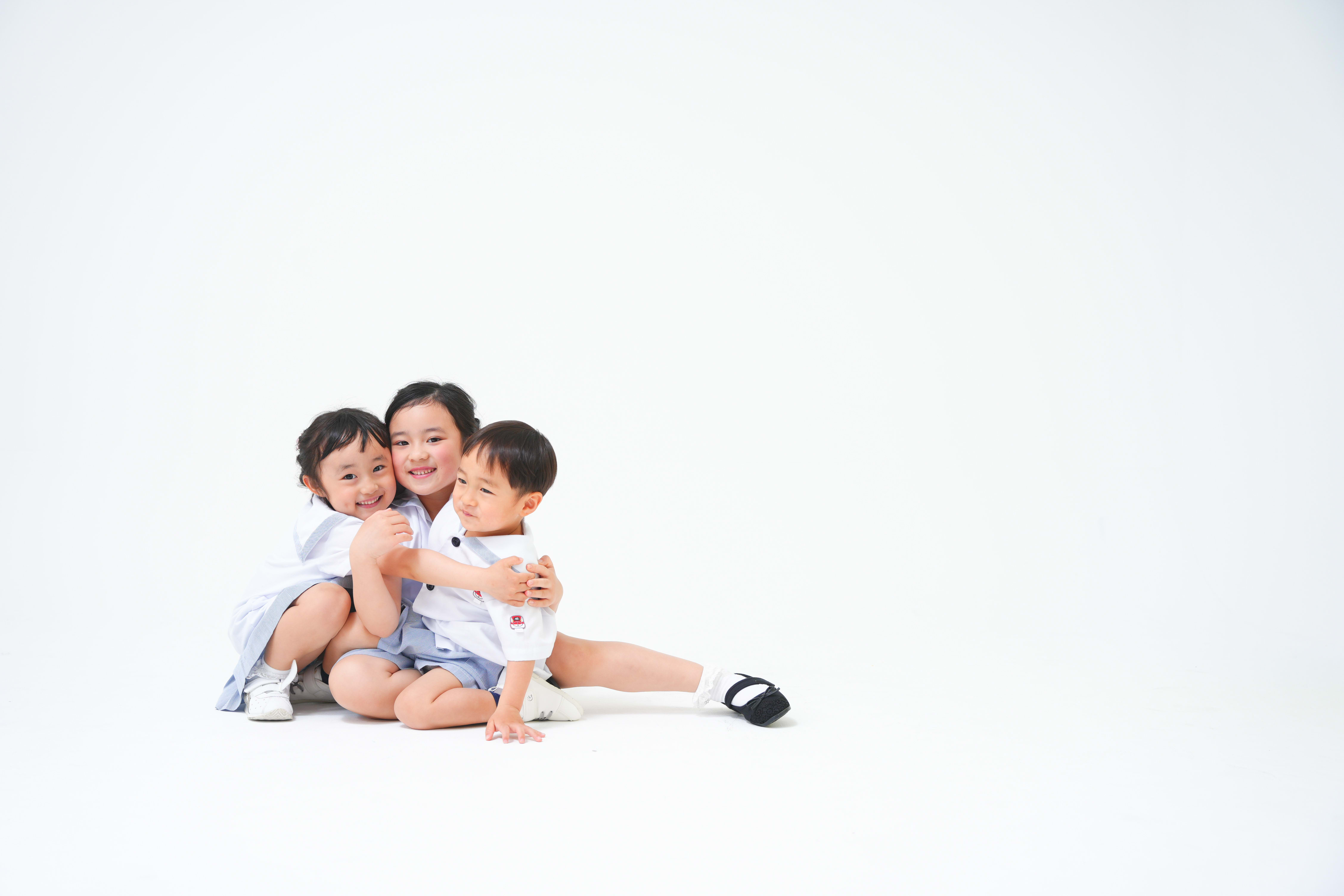 入学写真　入学フォト　キッズフォトスタジオ　大阪フォトスタジオ　堺市フォトスタジオ　入学記念　制服撮影　3兄弟　兄弟撮影