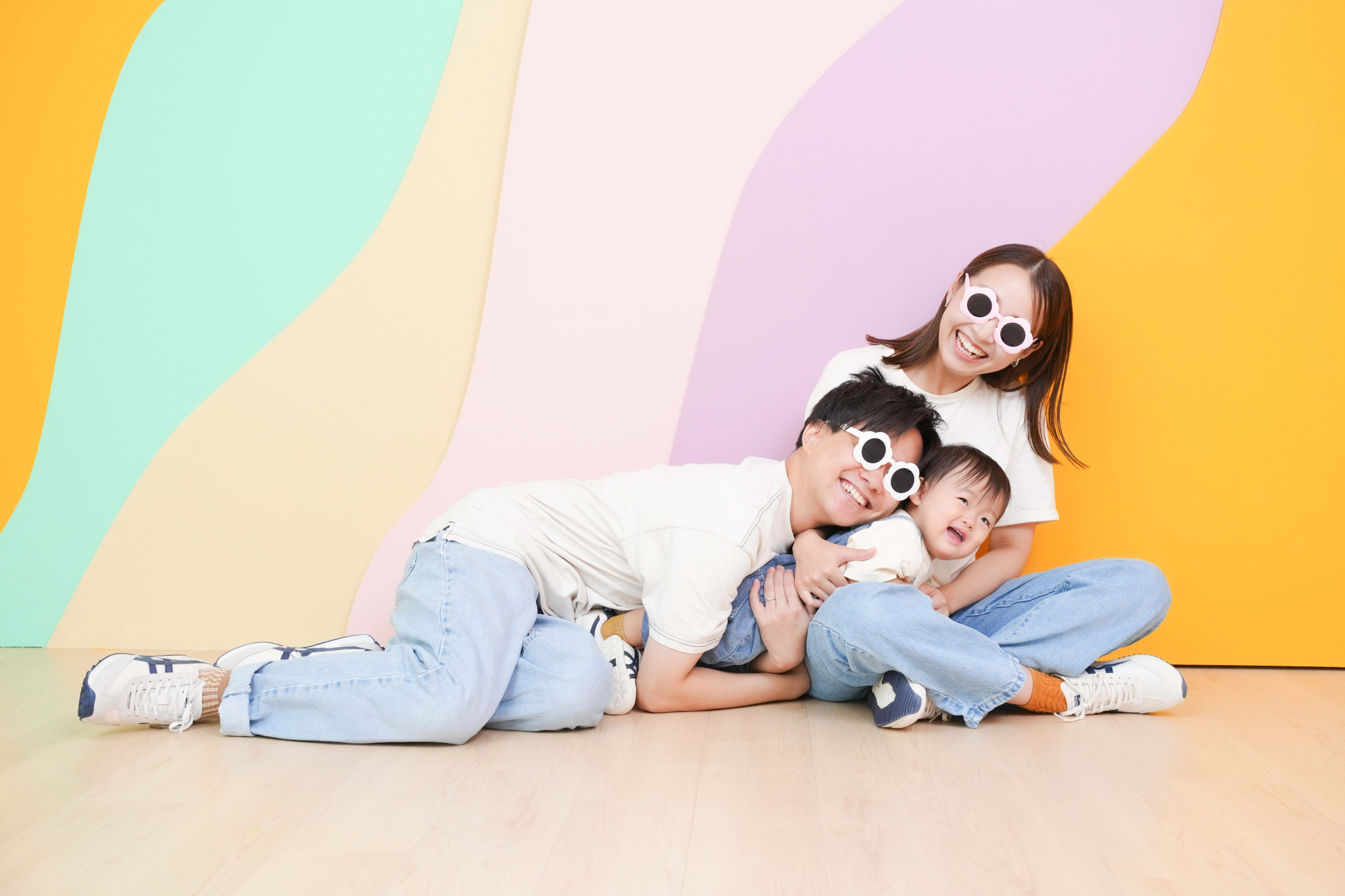 家族写真　リンクコーデ　サングラス