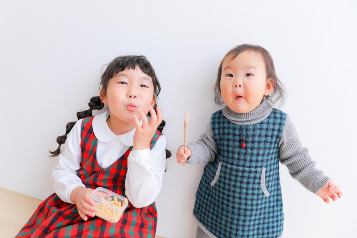 姉妹撮影　写真　カラフル　フォトスタジオ　ハピスタ