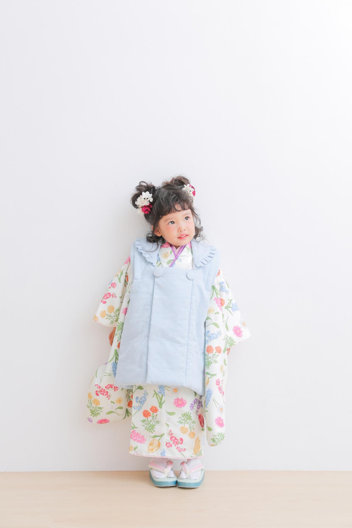 七五三　3歳女の子　可愛い　カラフル　キッズフォトスタジオ　ハピスタ