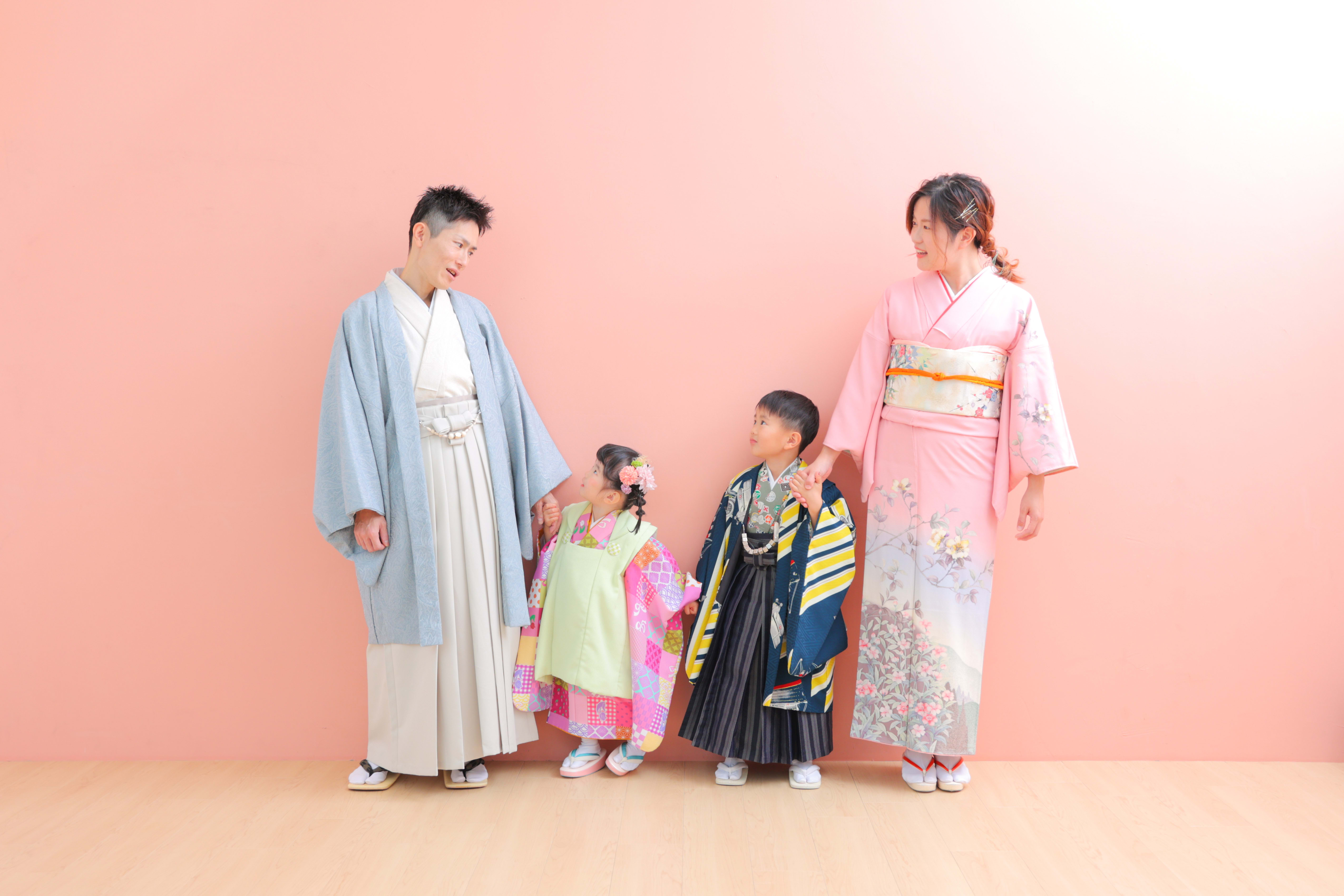 3歳女の子 5歳男の子　兄弟　753 七五三 家族写真