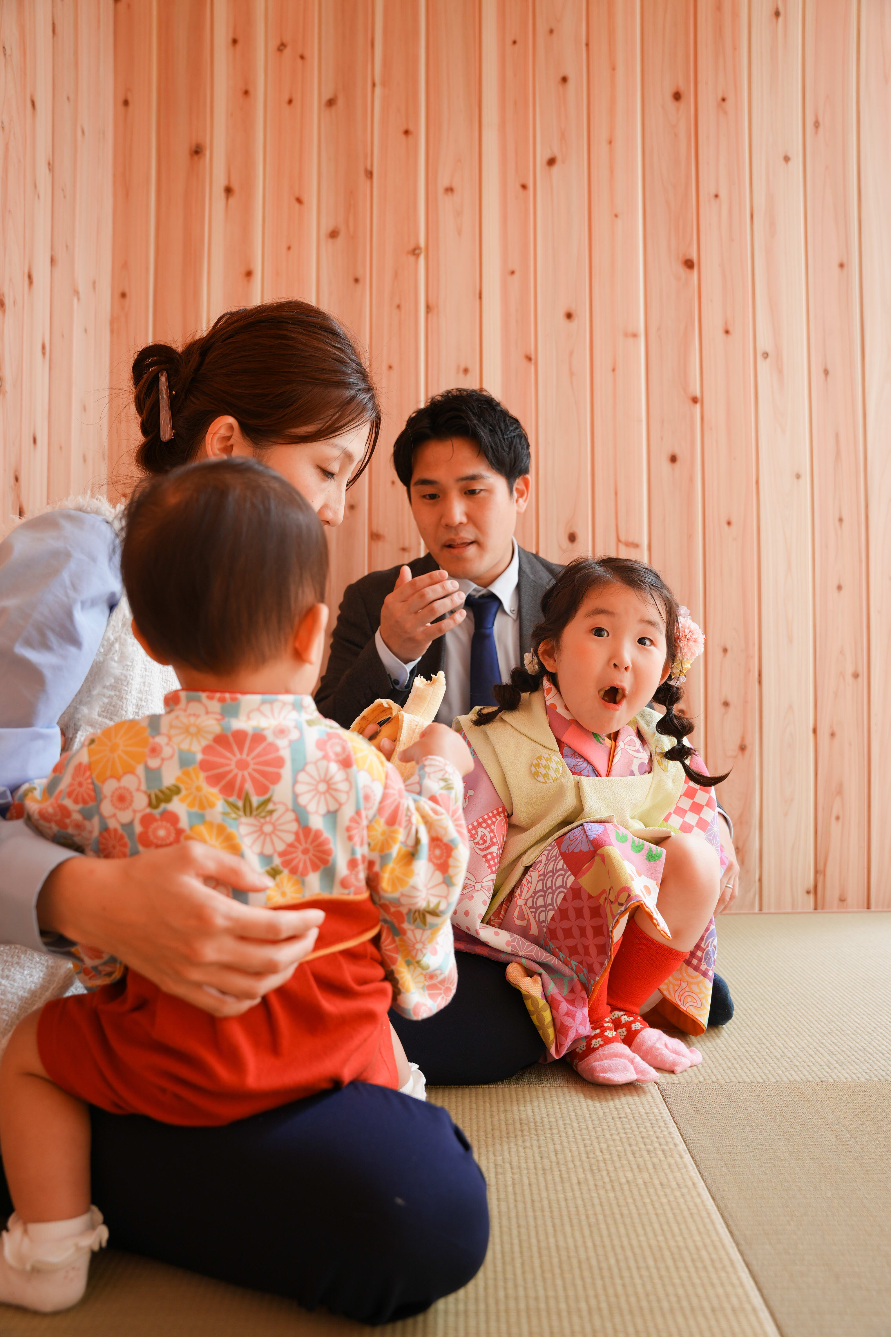 七五三　七五三撮影　753 753撮影　3歳女の子　女の子着物　オリジナル着物　キッズフォトスタジオ　フォトスタジオ　大阪フォトスタジオ　堺市フォトスタジオ　家族　家族撮影　家族フォト　ファミリー