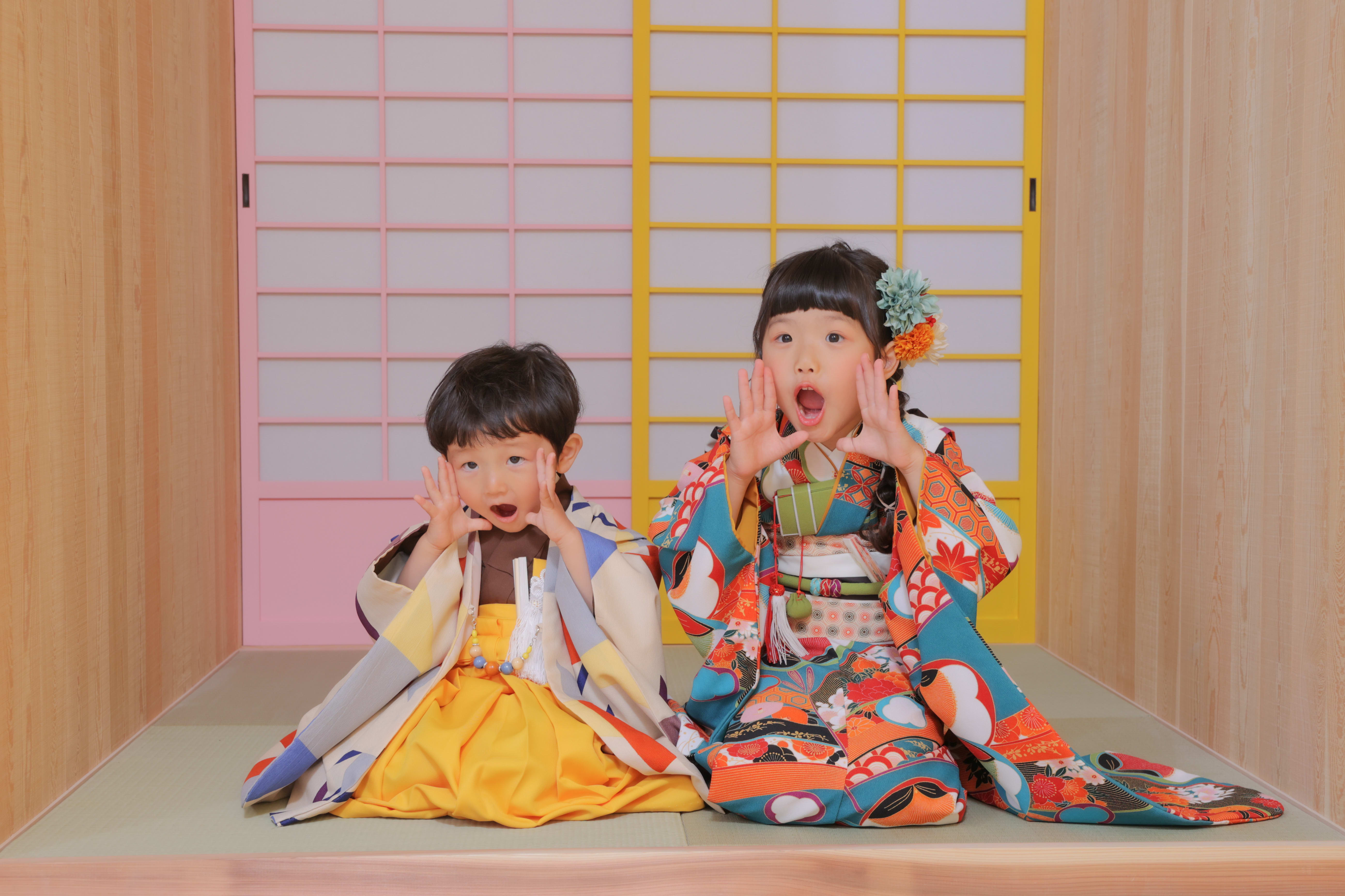 七五三　兄弟　可愛い　カラフル　キッズフォトスタジオ　ハピスタ