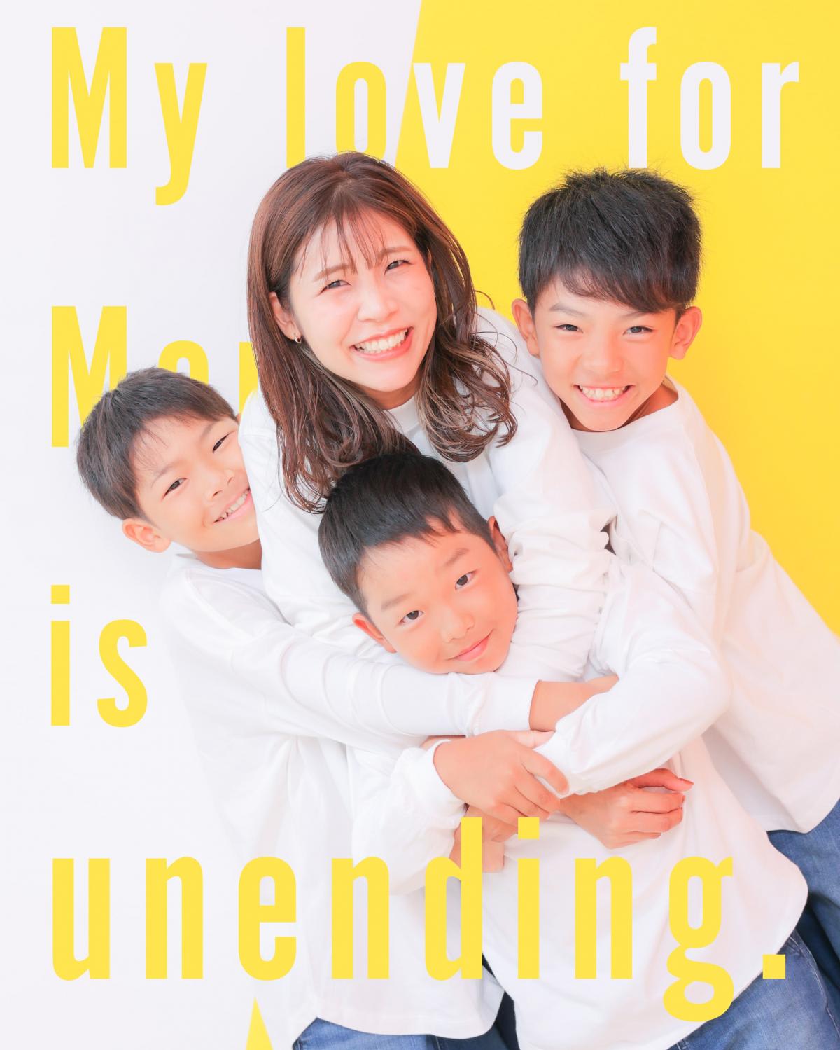 ファミリー　家族写真　カラフル　フォトスタジオ　ハピスタ