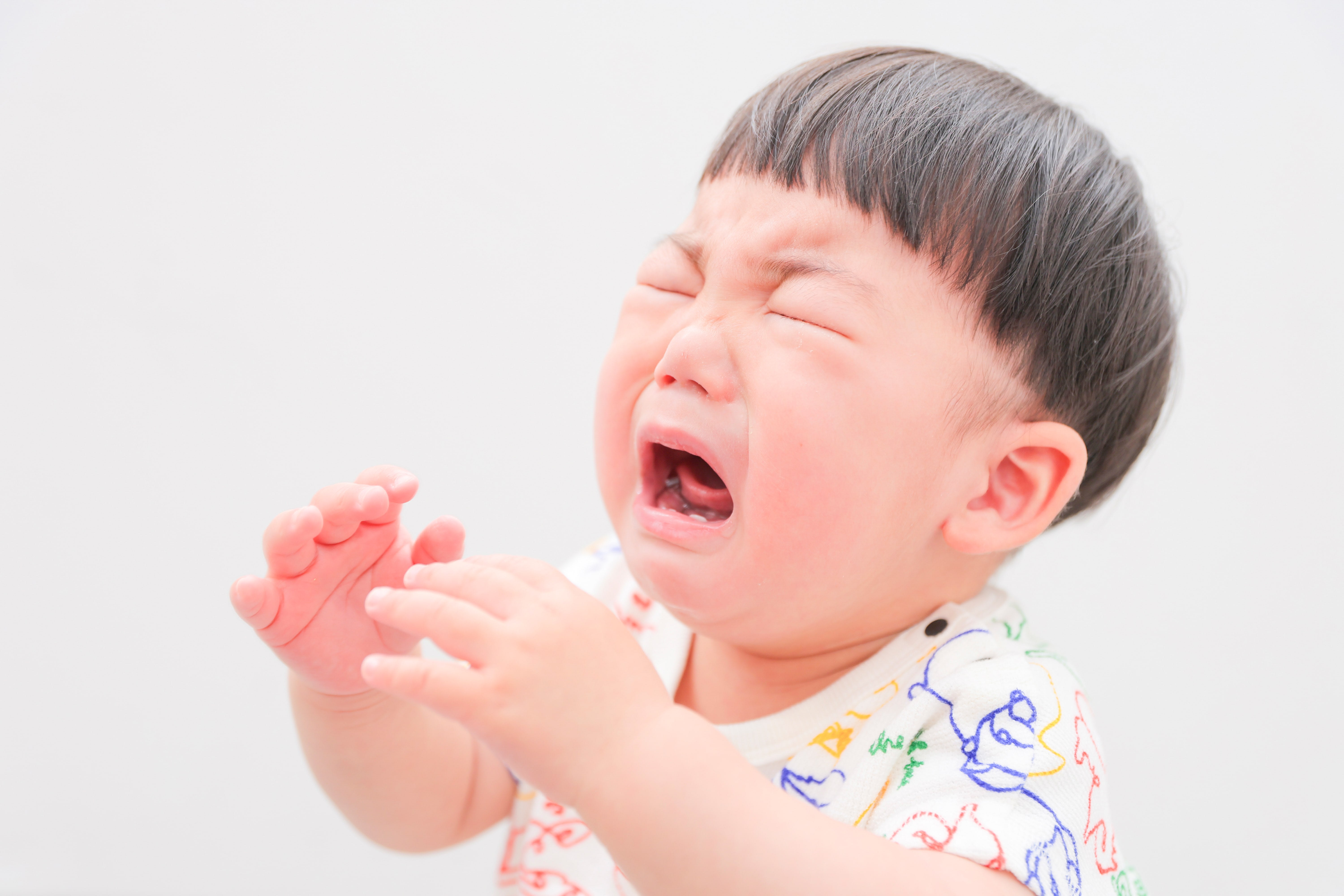 泣き顔　男の子　バースデー
