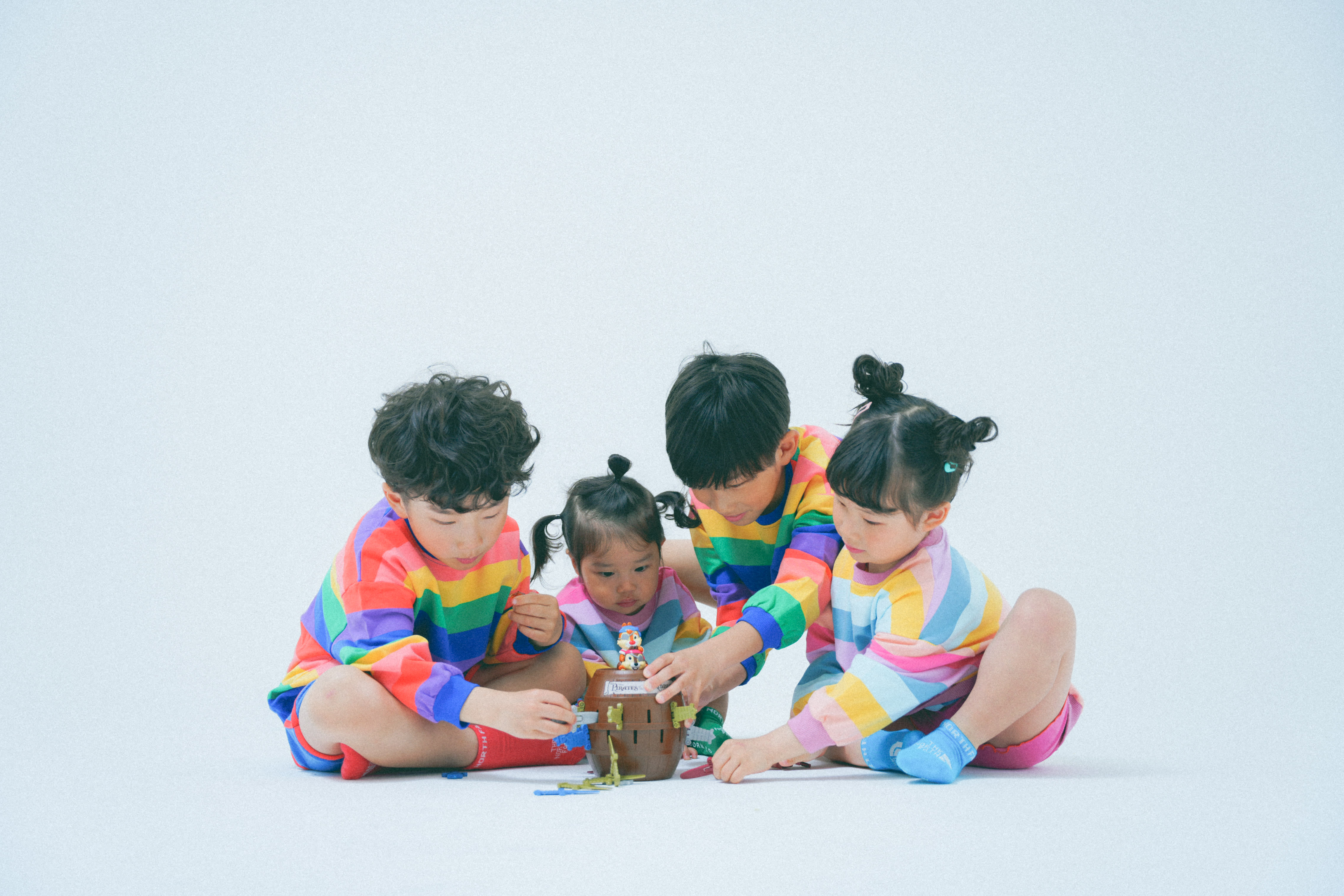 誕生日　誕生日撮影　バースデー　バースデーフォト　バースデー撮影　私服撮影　キッズフォトスタジオ　大阪フォトスタジオ　フォトスタジオ　堺市フォトスタジオ　持ち込み小物　おもちゃ持ち込み　4兄弟