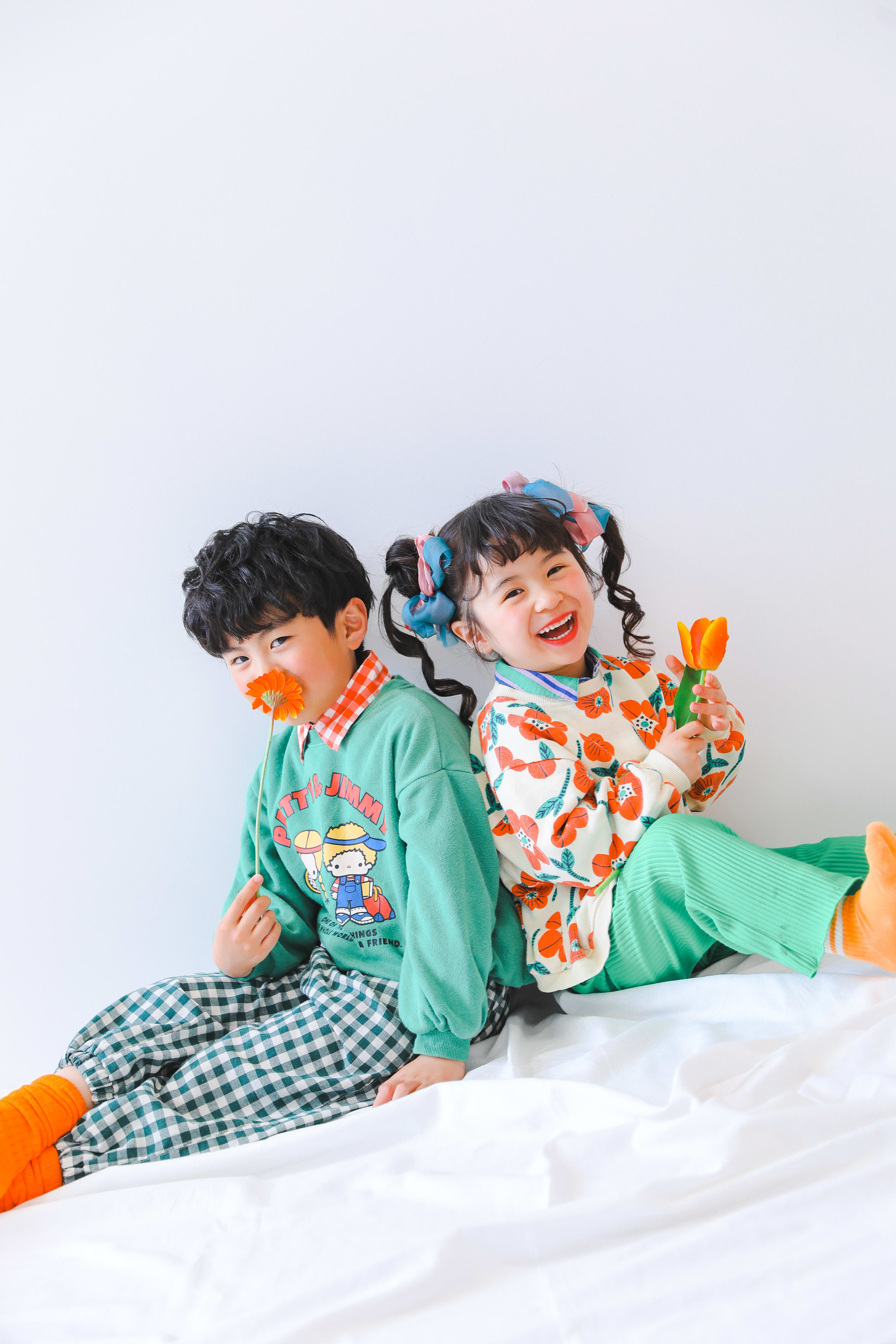 きょうだい撮影　写真　カラフル　フォトスタジオ　ハピスタ