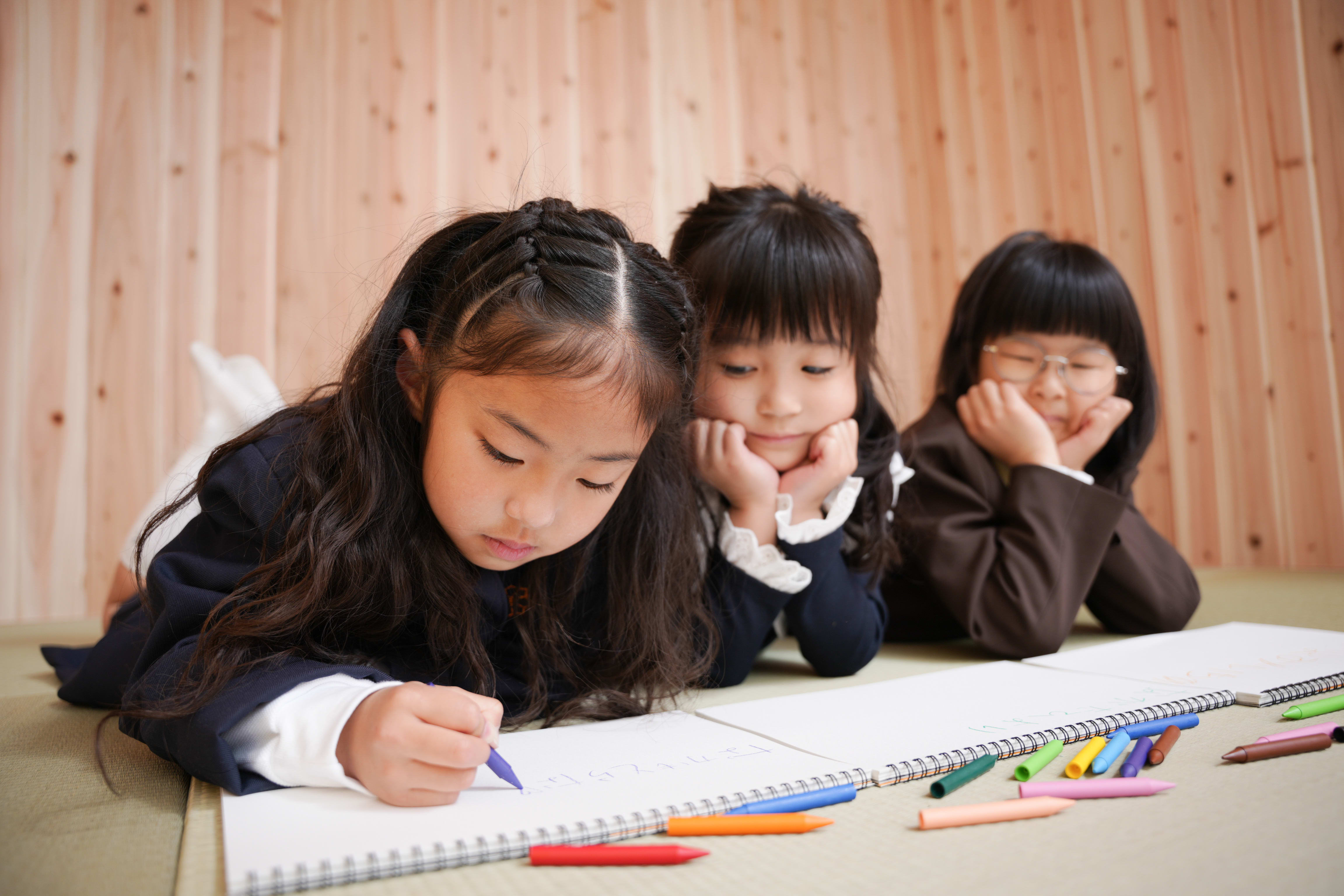 入学　制服　女の子　