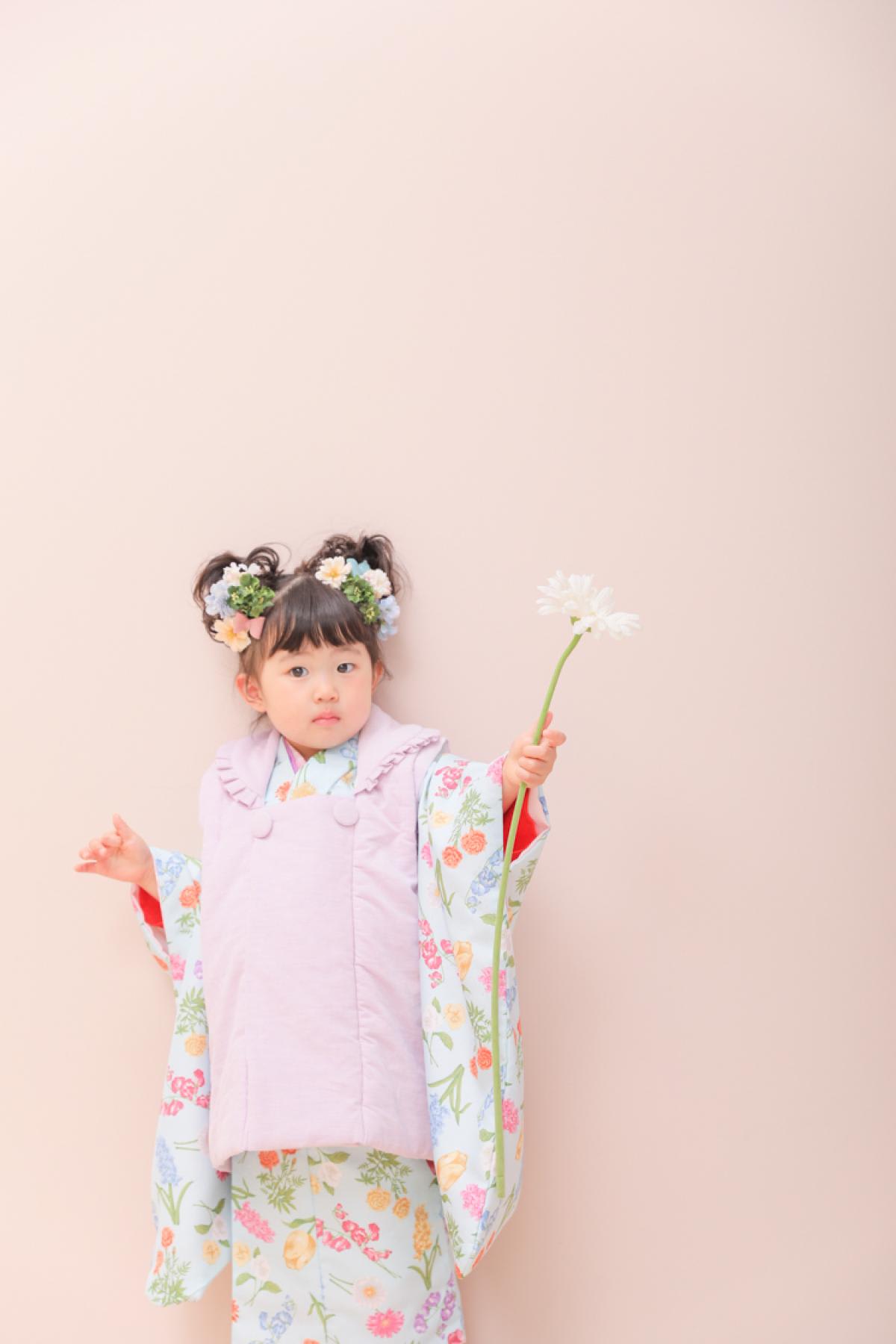 七五三　3歳女の子　可愛い　カラフル　キッズフォトスタジオ　ハピスタ