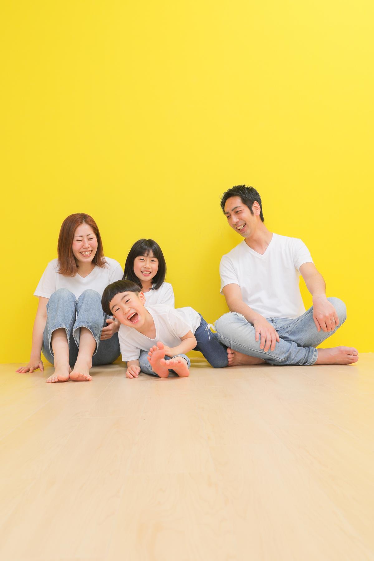 入学　入園　撮影　男の子　女の子　家族写真　カラフル　キッズフォトスタジオ　ハピスタ