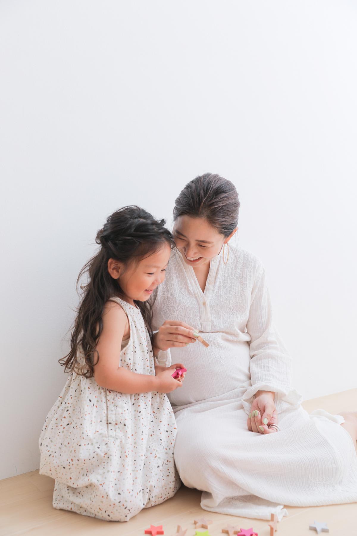 マタニティ　家族写真　お姉ちゃん　ママ　フォトスタジオ　ハピスタ　