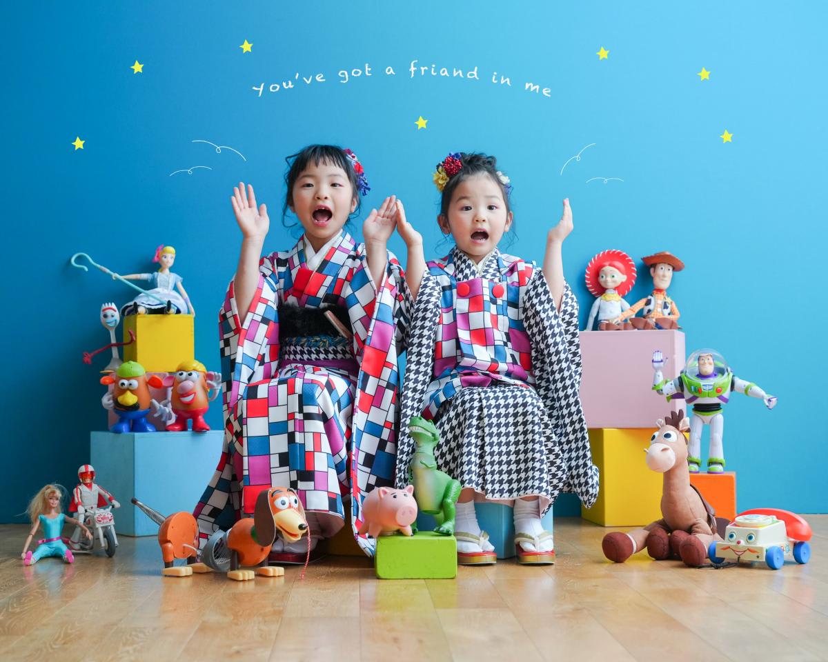 七五三　姉妹撮影　3歳女の子　7歳女の子　トイストーリー　キッズフォトスタジオ　ハピスタ