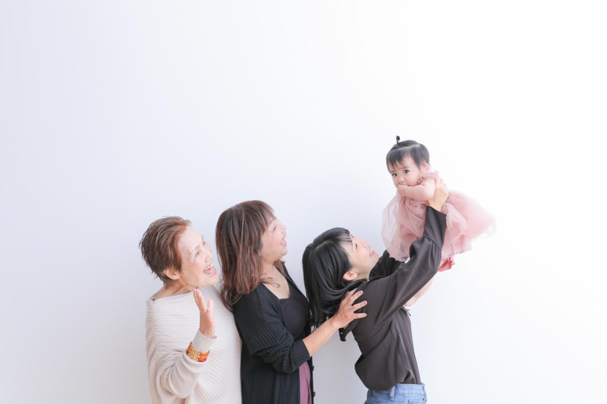 ベビーフォト　赤ちゃん　家族写真　記念日　キッズフォトスタジオ　HAPISTA