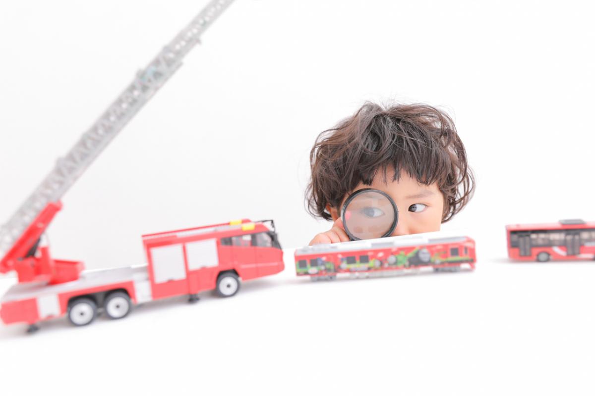 七五三　記念写真　おもちゃ　車　キッズフォトハウス　HAPISTA