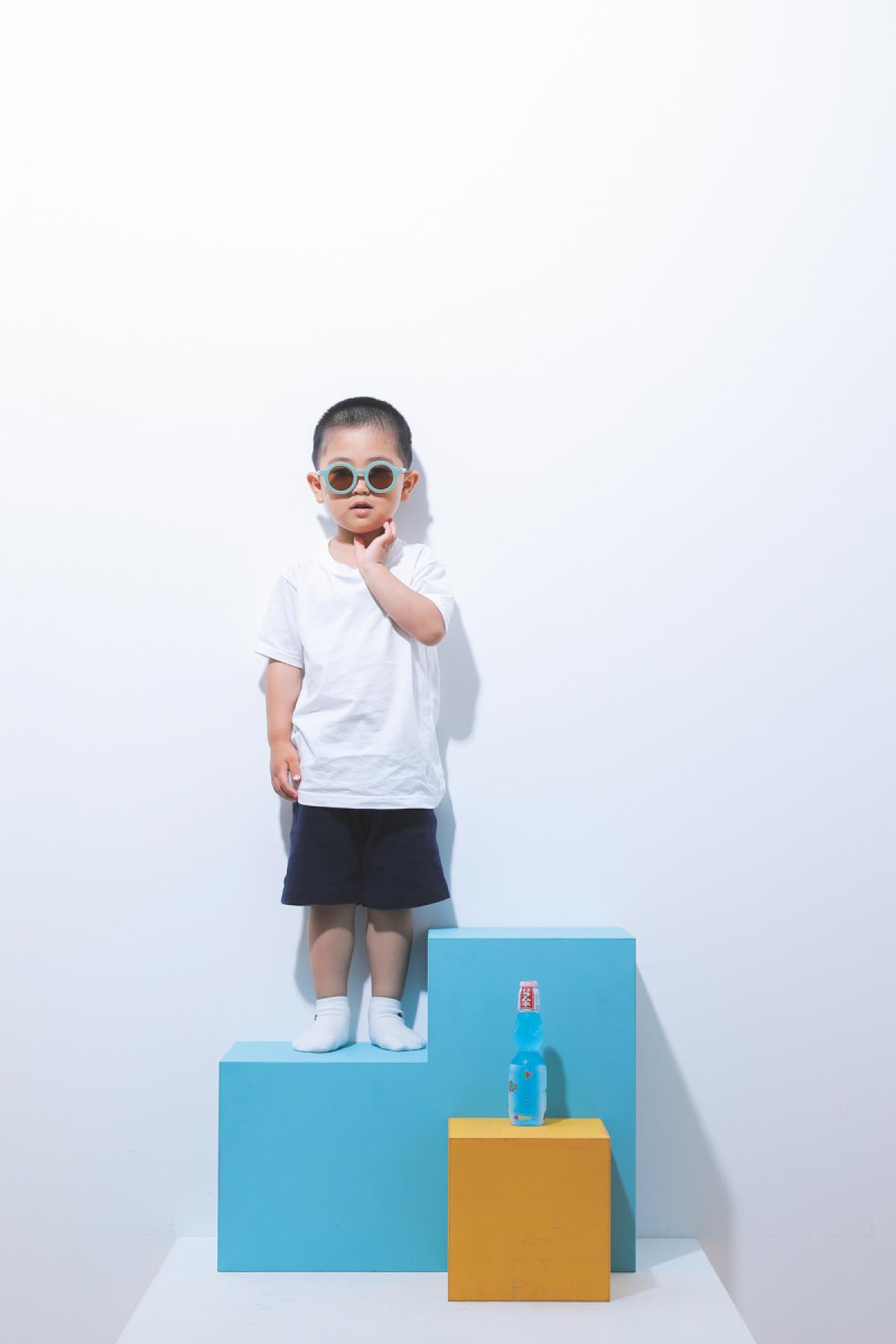 七五三　記念写真　男の子　ラムネ　メガネ　キッズフォトハウス　HAPISTA