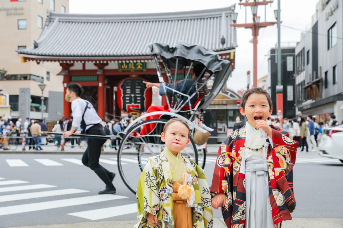 七五三　記念写真　兄弟フォト　ロケ　雷門　キッズフォトハウス　HAPISTA