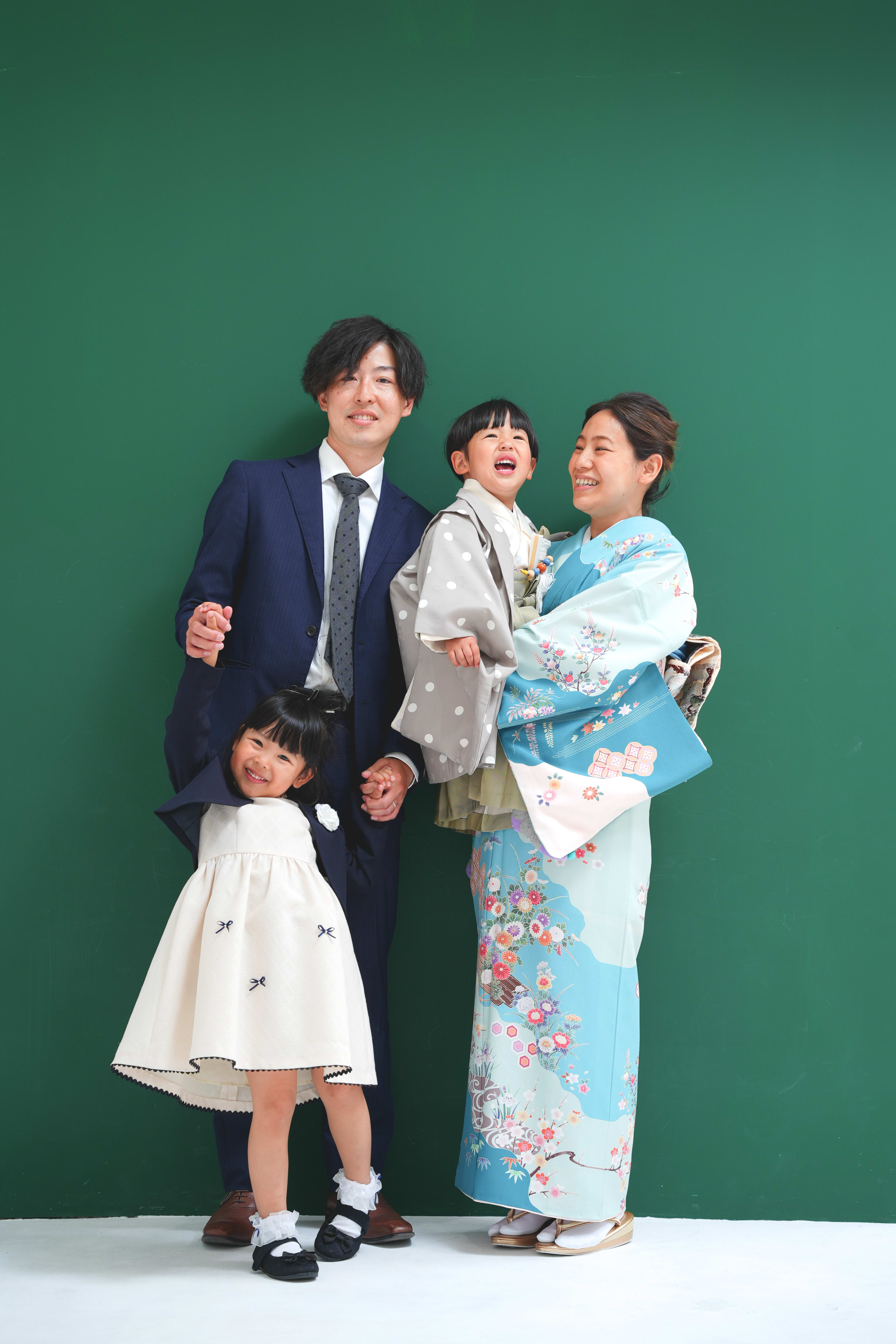 七五三　七五三撮影　753撮影　753 3歳男の子　男の子着物　オリジナル着物　キッズフォトスタジオ　フォトスタジオ　大阪フォトスタジオ　堺市フォトスタジオ　家族撮影　家族　ファミリーフォト　ファミリー　ママ着物　ママ訪問着