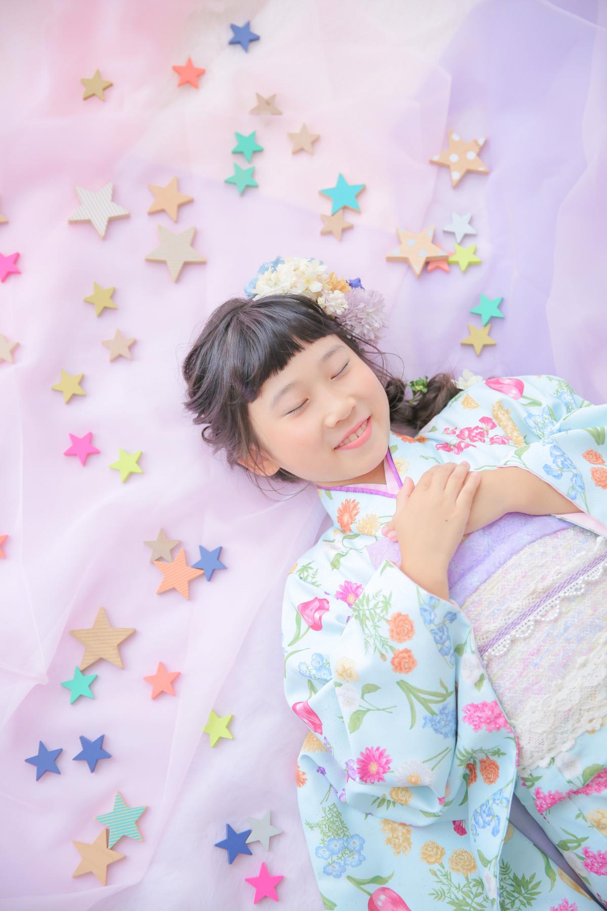 七五三　７歳女の子　可愛い　カラフル　キッズフォトスタジオ　ハピスタ