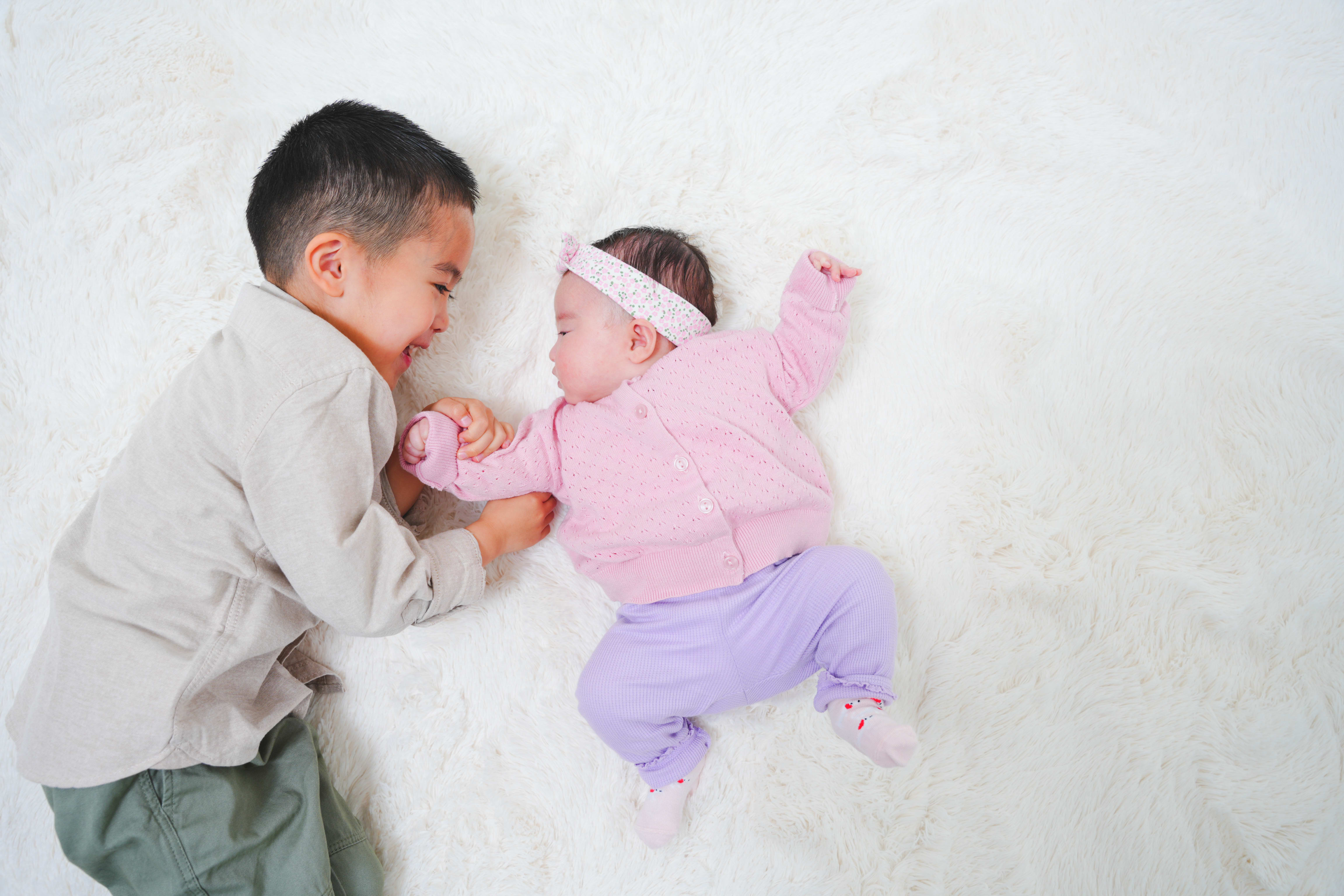 ベビーフォト　ベビー　私服撮影　持ち込み私服　記念日　キッズフォトスタジオ　フォトスタジオ　大阪フォトスタジオ　堺市フォトスタジオ　寝相アート　兄弟