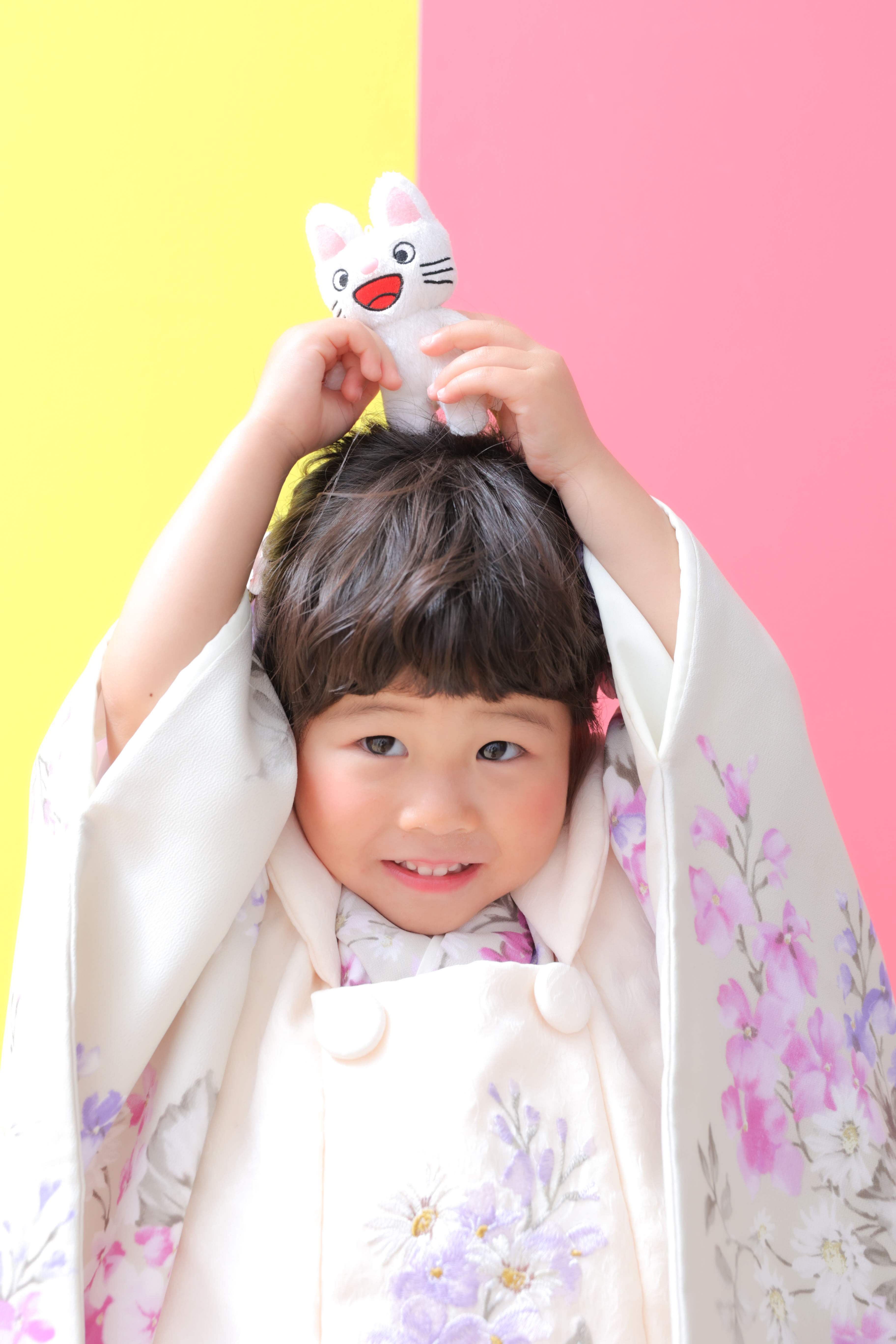 七五三　3歳女の子　可愛い　カラフル　キッズフォトスタジオ　ハピスタ