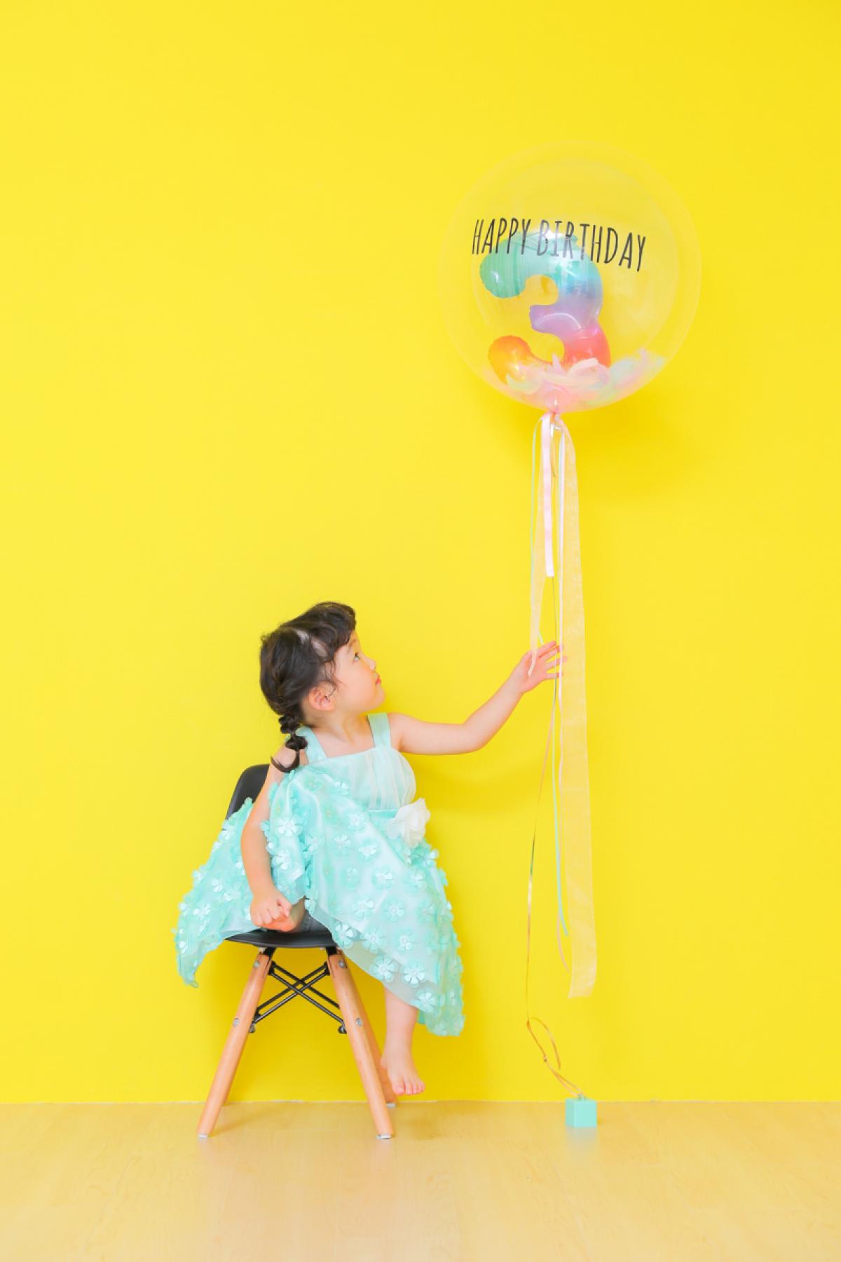 七五三　記念写真　3才女の子　風船　キッズフォトハウス　HAPISTA
