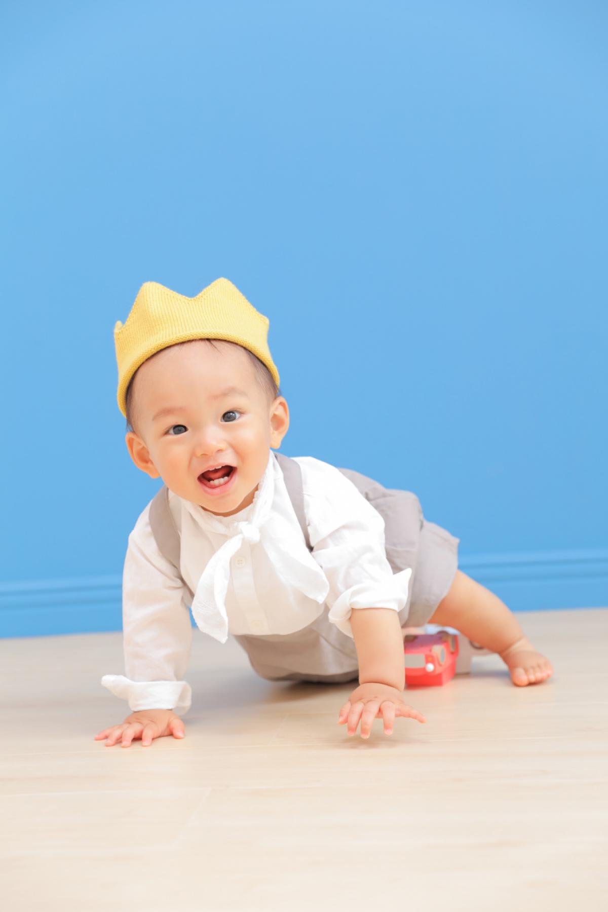 七五三　記念写真　男の子　王冠　キッズフォトハウス　HAPISTA