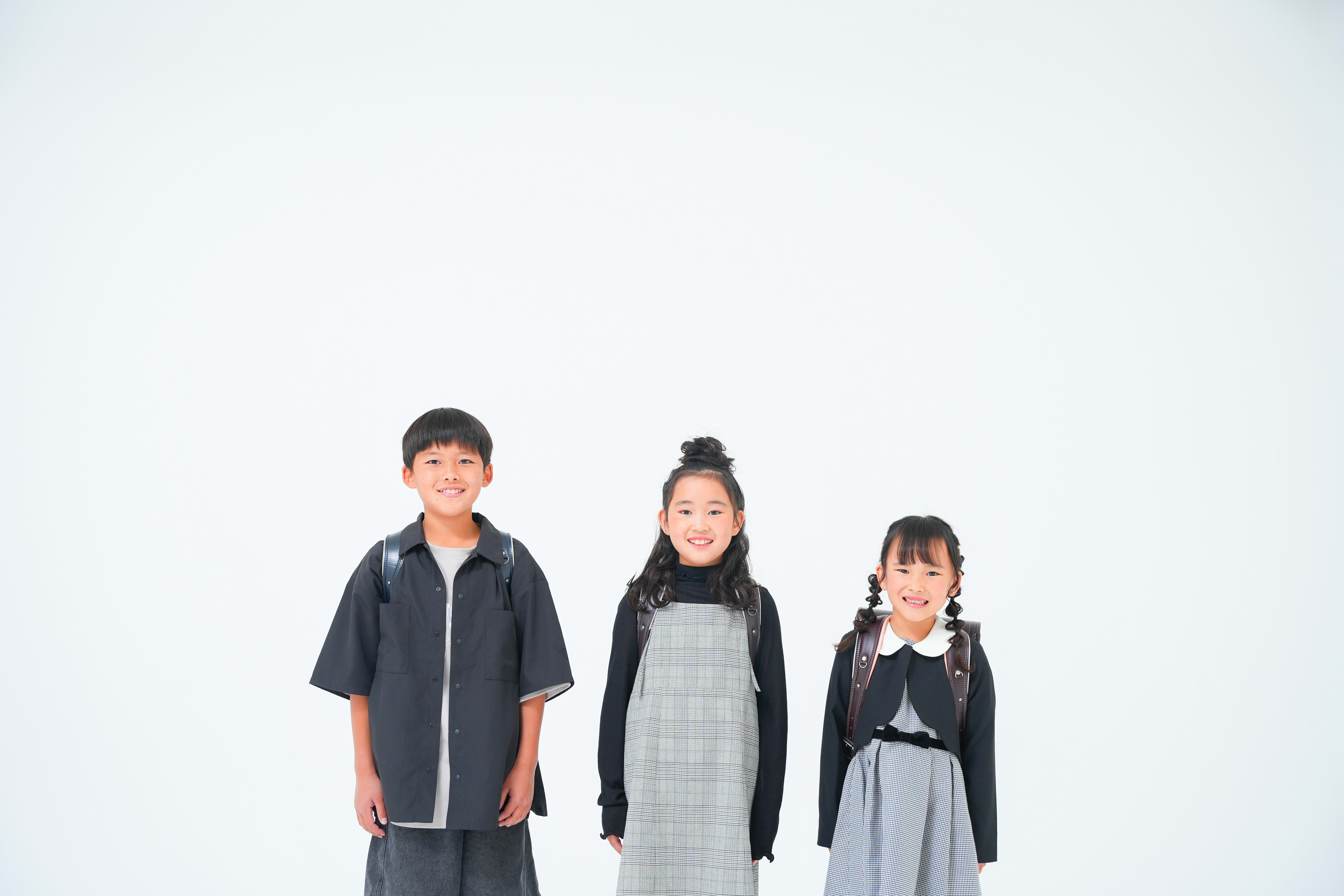 入学　入学写真　入学撮影　記念日　キッズフォトスタジオ　フォトスタジオ　大阪フォトスタジオ　堺市フォトスタジオ　ランドセル撮影　3兄弟　兄弟入学撮影　兄弟でランドセル写真　持ち込み衣装
