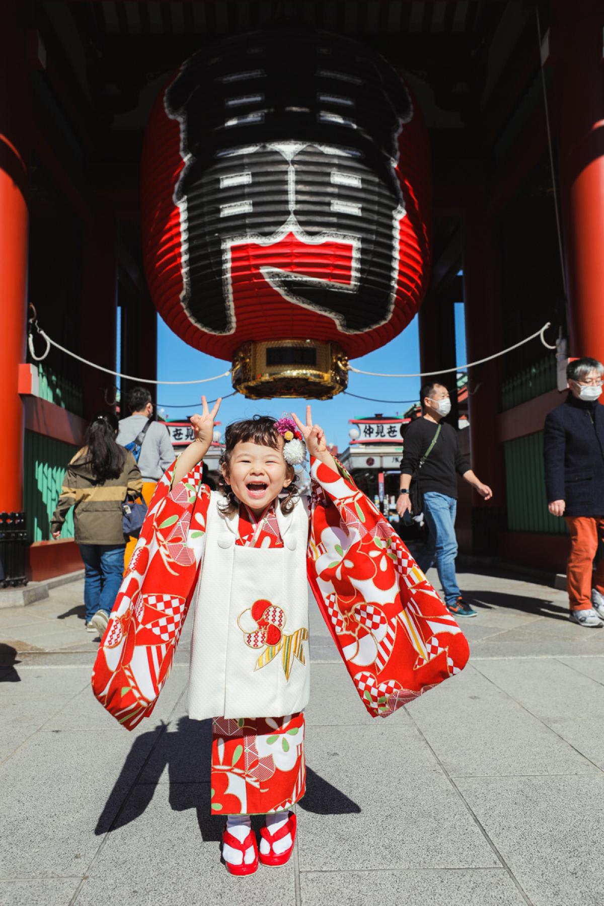 七五三　3歳女の子　可愛い　カラフル　キッズフォトスタジオ　ハピスタ