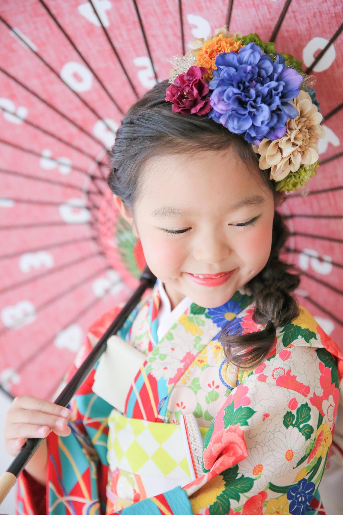 七五三　７歳女の子　可愛い　カラフル　キッズフォトスタジオ　ハピスタ