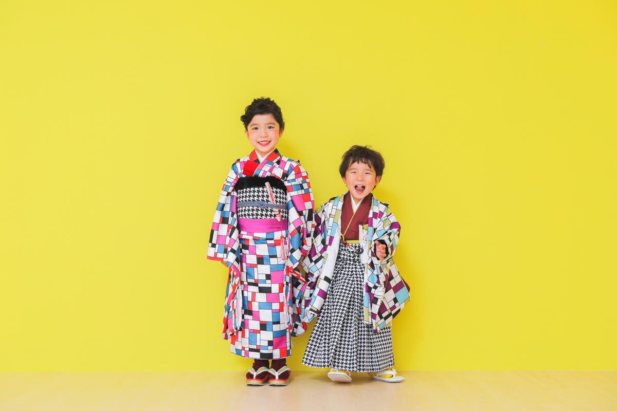 七五三　兄弟フォト　記念写真　カラフル　キッズフォトスタジオ　ハピスタ