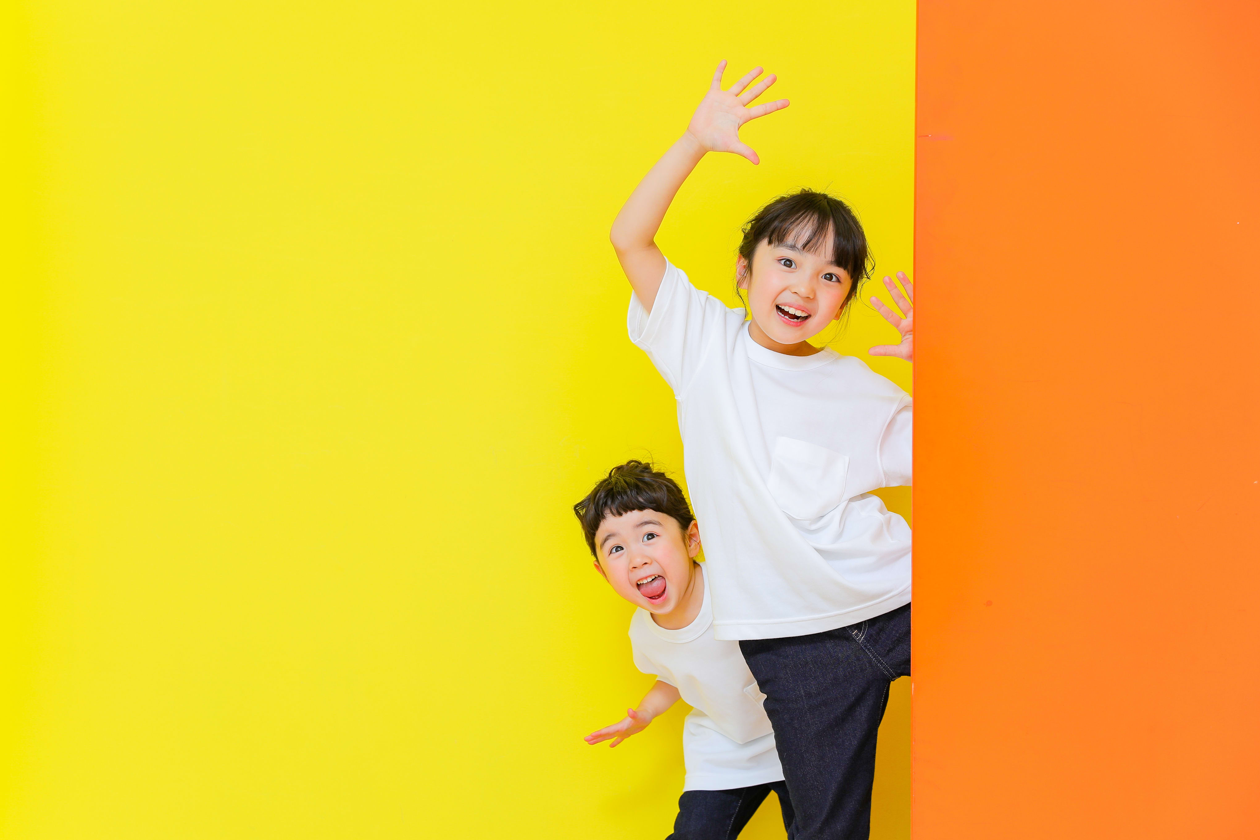 姉妹撮影　写真　カラフル　フォトスタジオ　ハピスタ