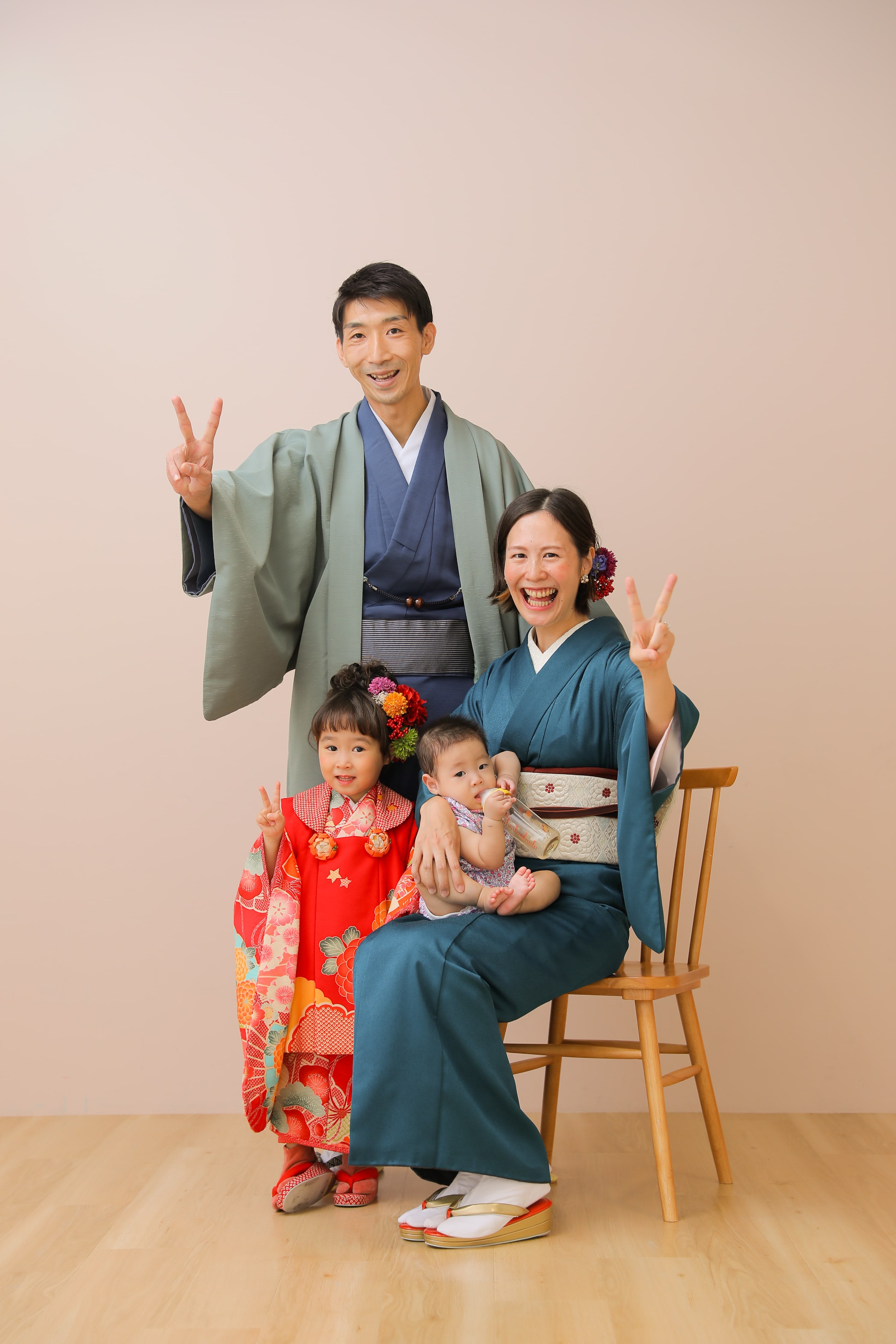 七五三前撮り　家族写真　３歳女の子