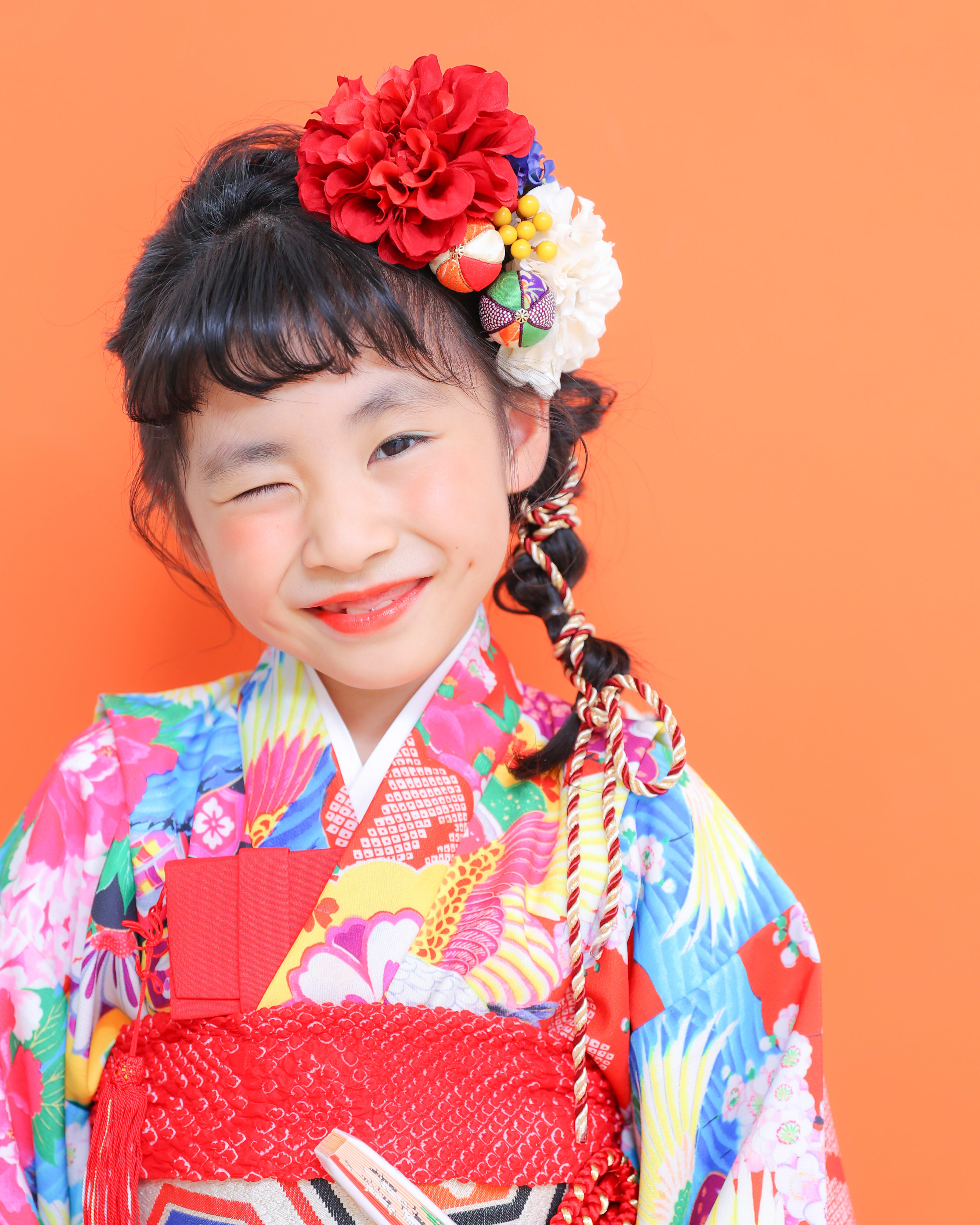 七五三　７歳女の子　可愛い　カラフル　キッズフォトスタジオ　ハピスタ