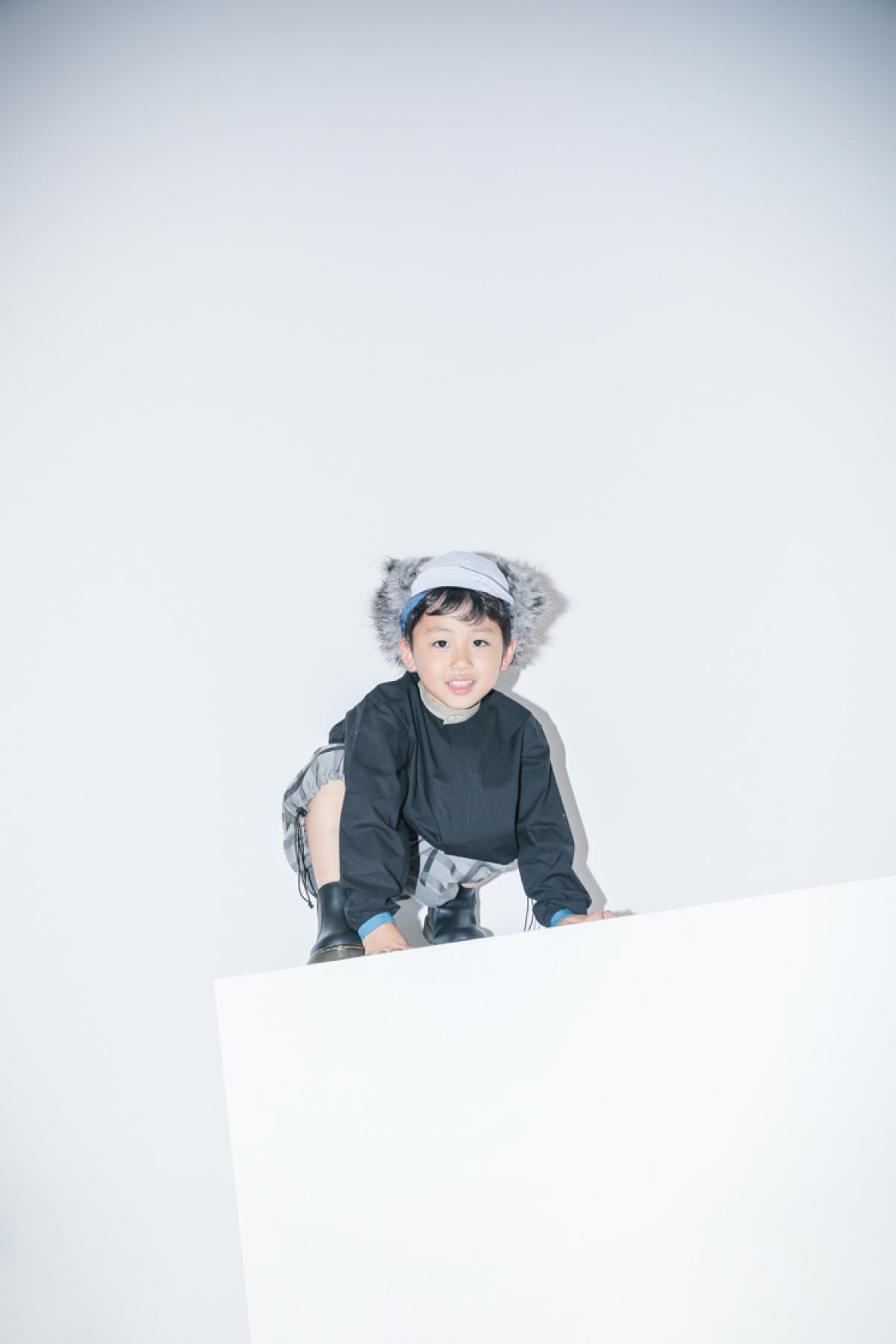 男の子　記念撮影　カラフル　可愛い　キッズフォトスタジオ　ハピスタ