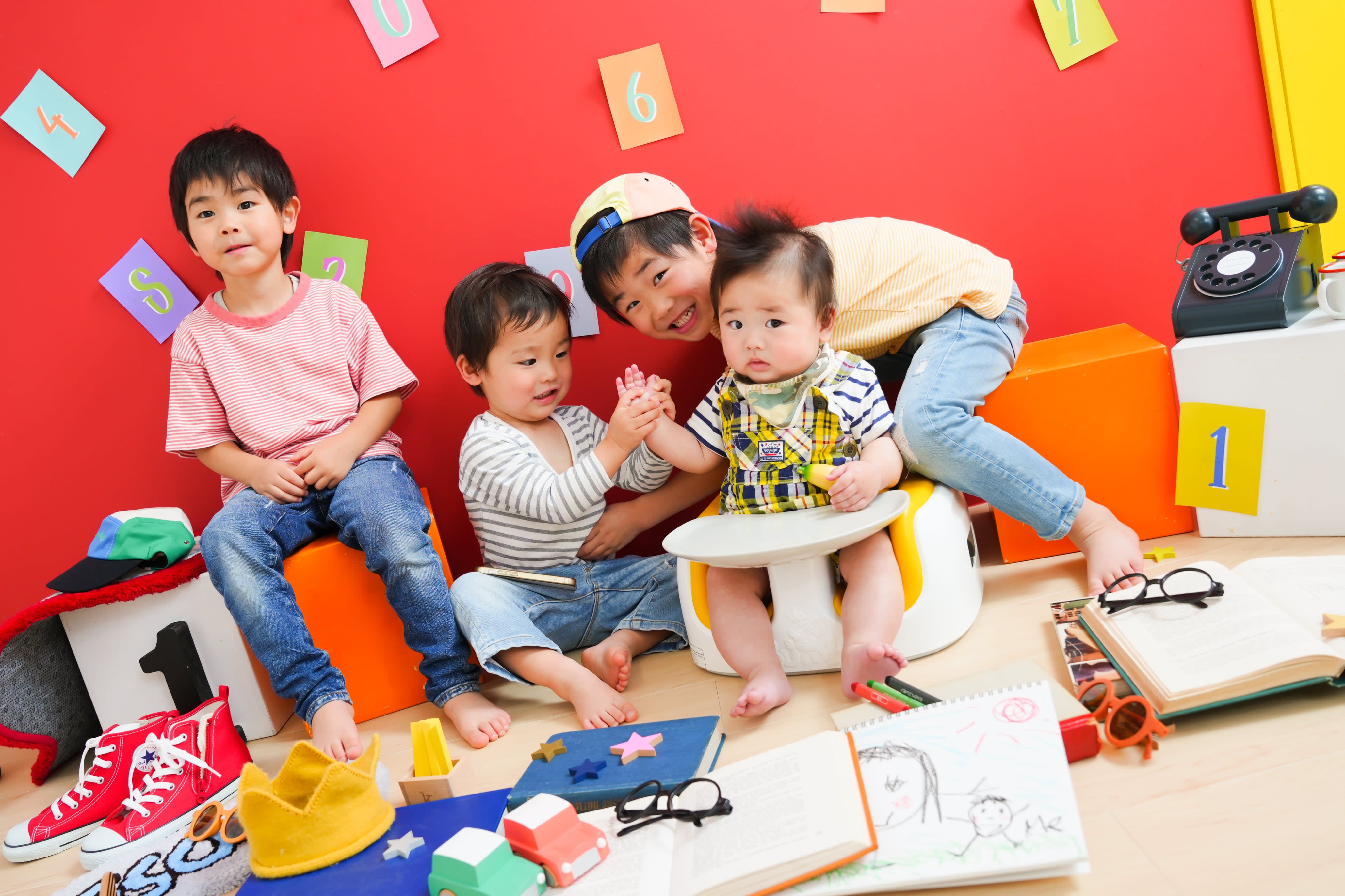 きょうだい撮影　写真　カラフル　フォトスタジオ　ハピスタ