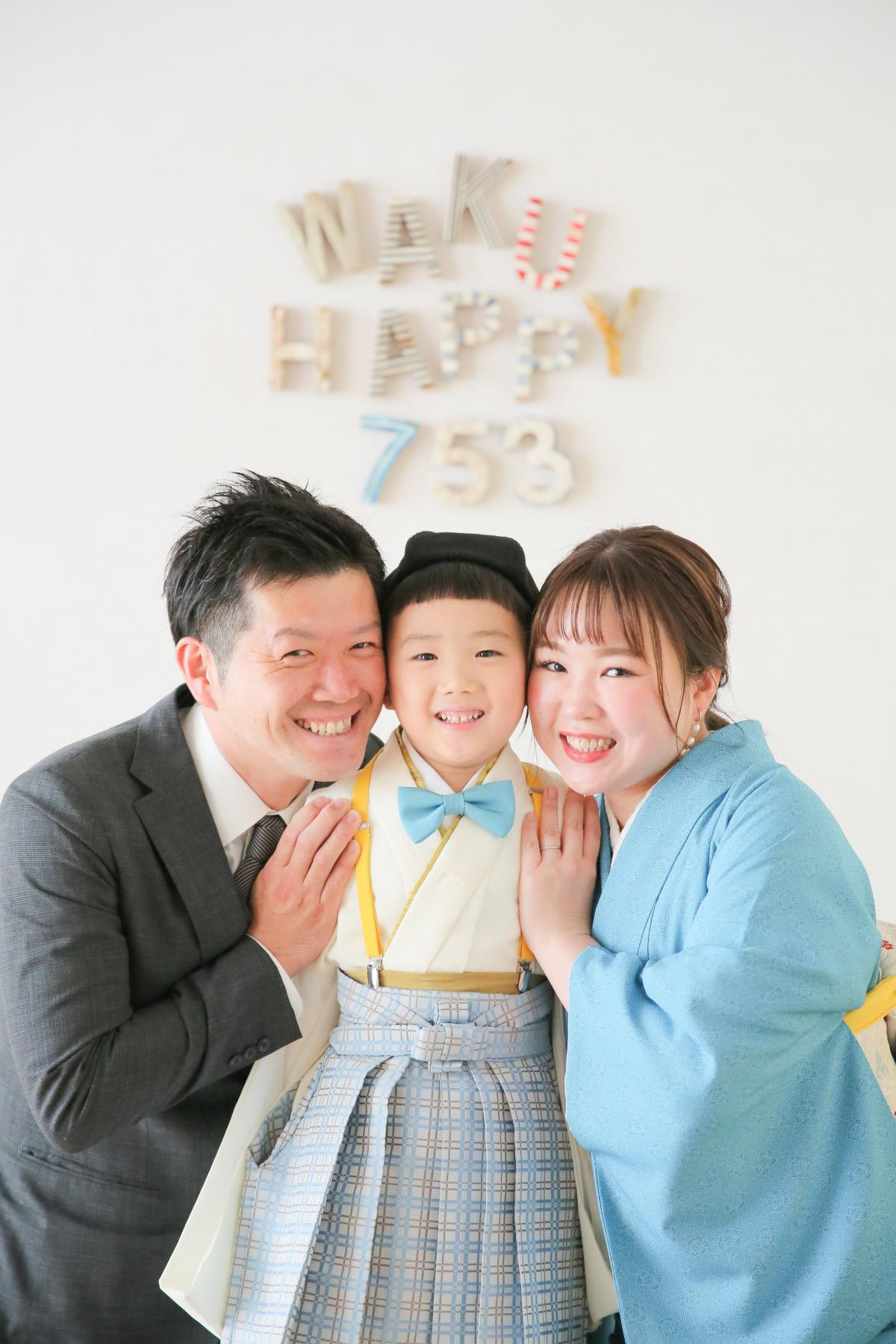 七五三　ファミリー　家族写真　可愛い　カラフル　キッズフォトスタジオ　ハピスタ
