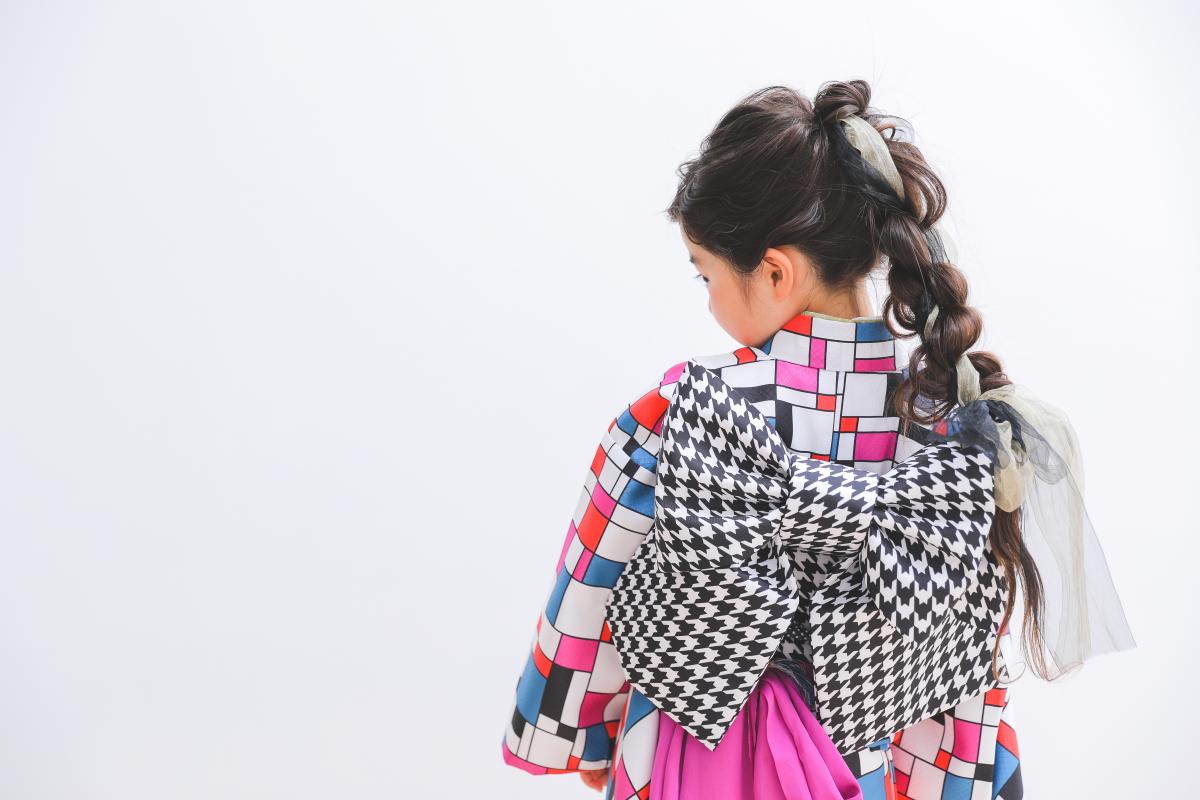 七五三　７歳女の子　可愛い　カラフル　キッズフォトスタジオ　ハピスタ